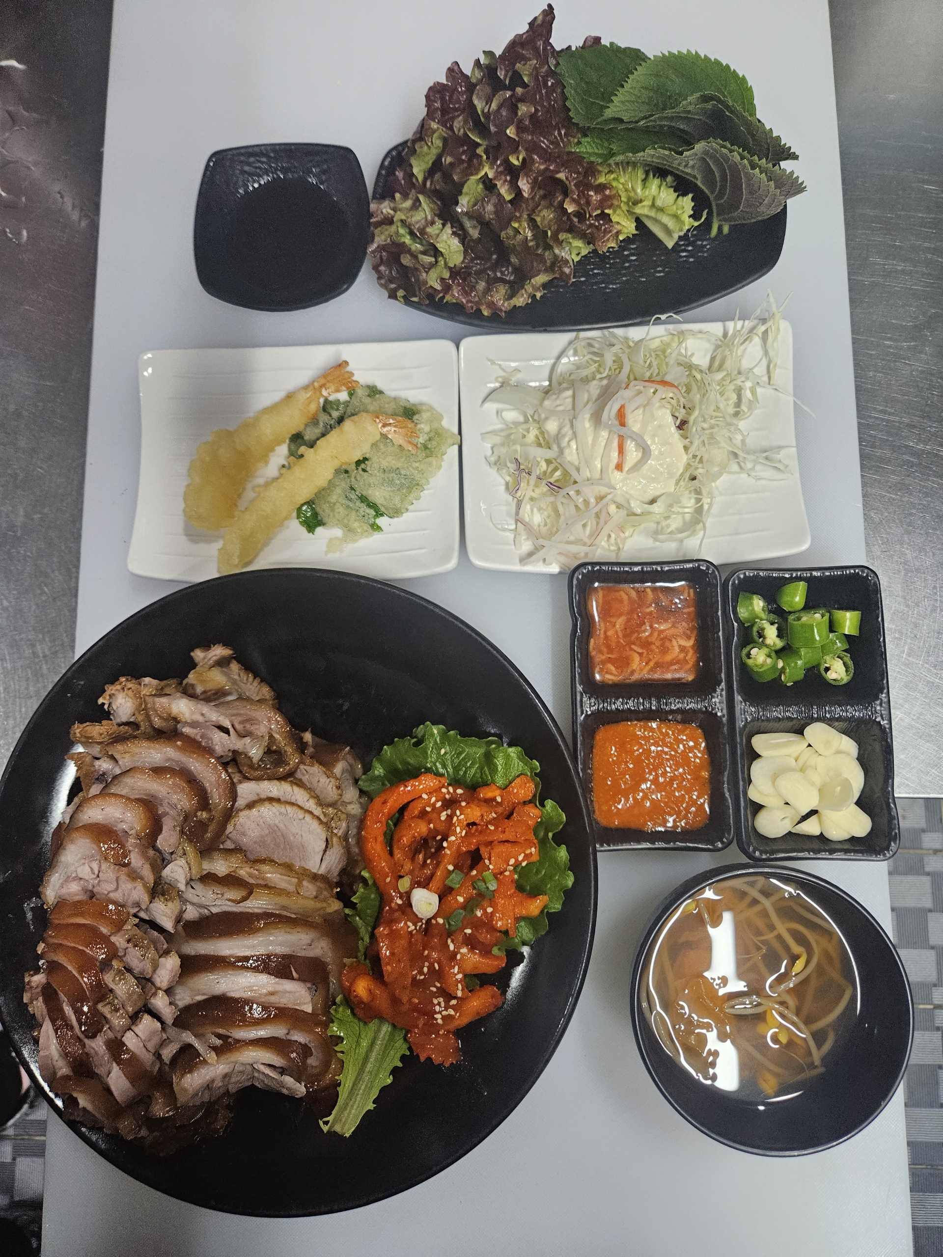 돈이왕족발보쌈