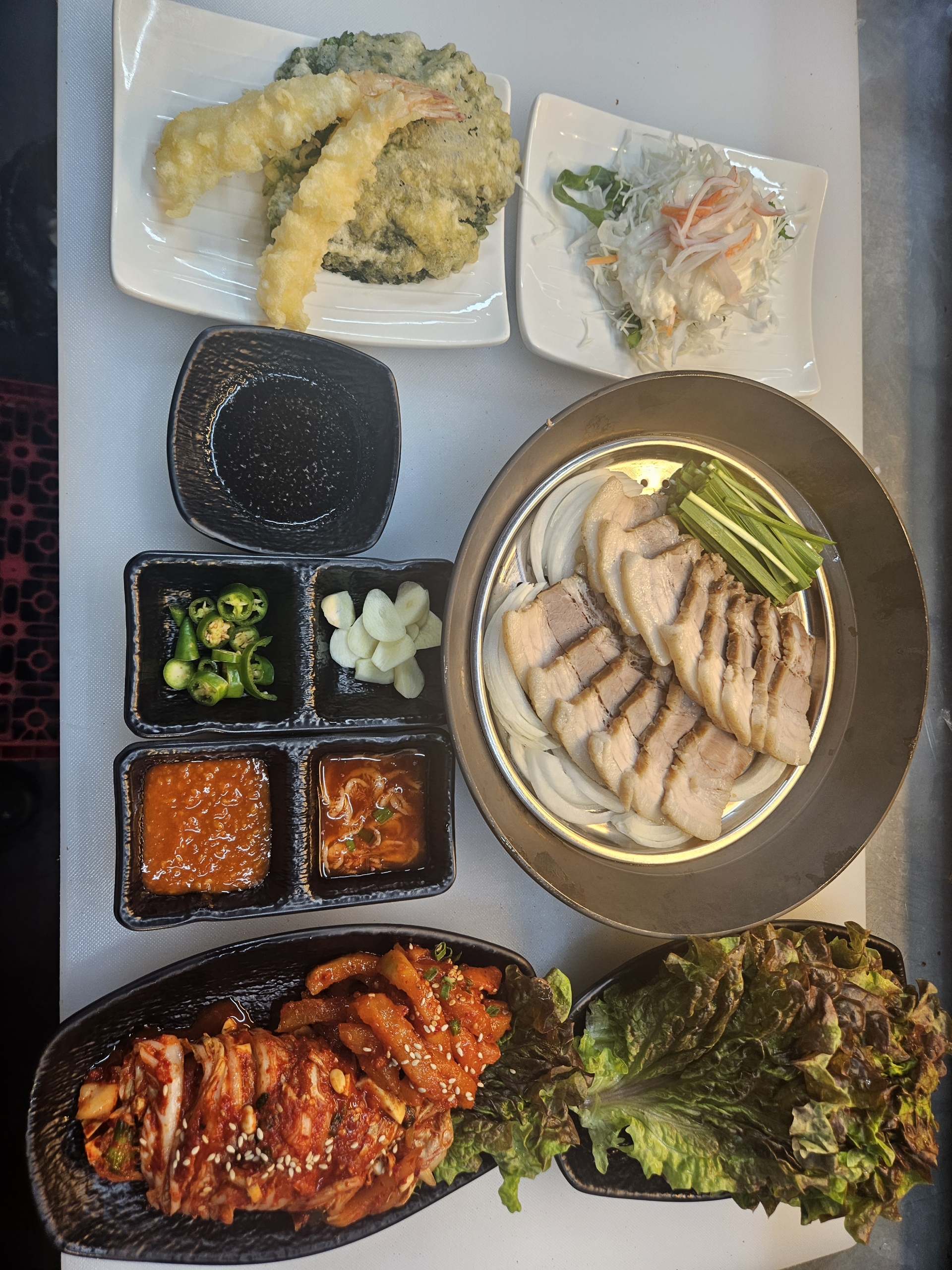 돈이왕족발보쌈