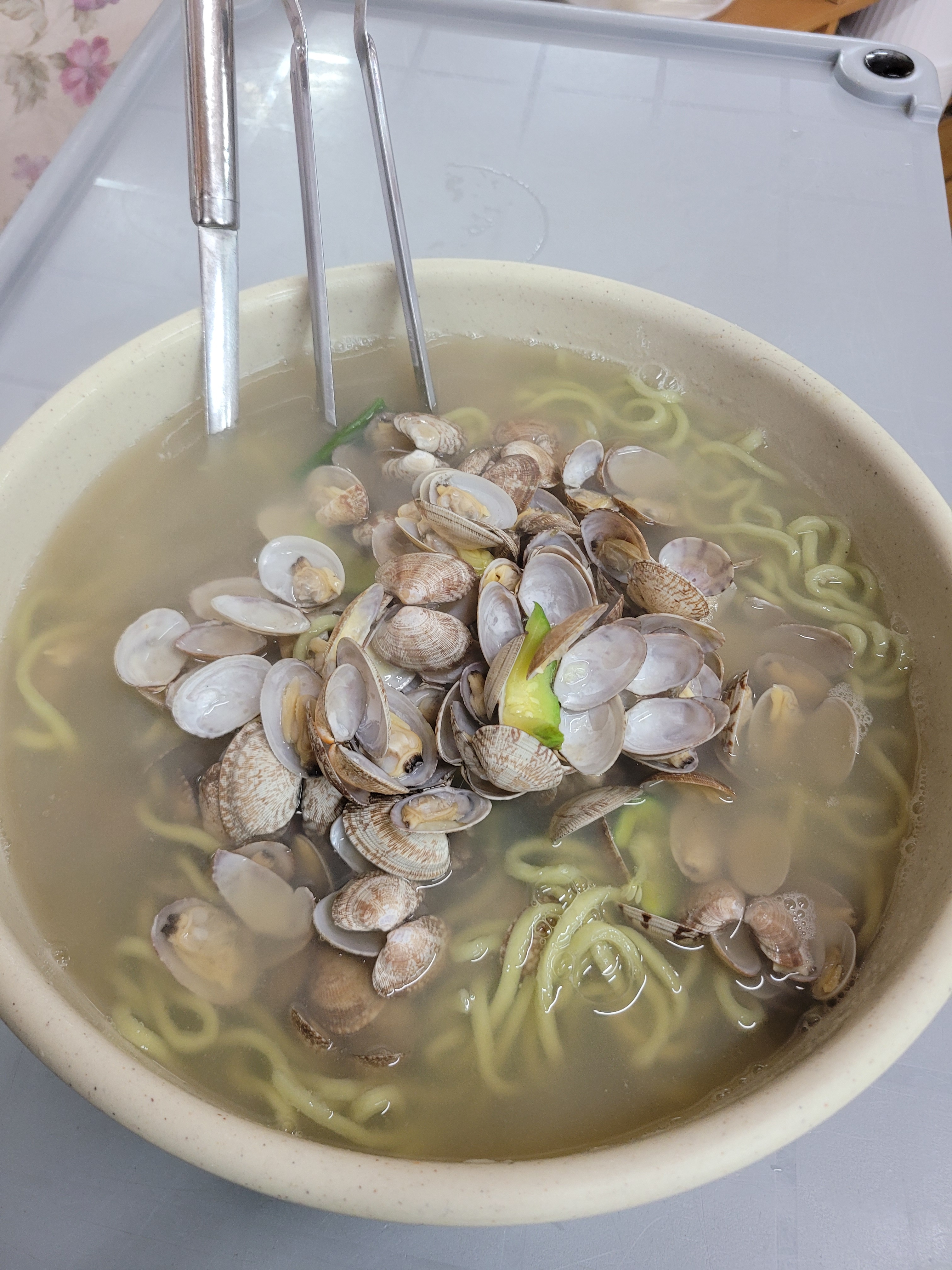 방자네바지락칼국수