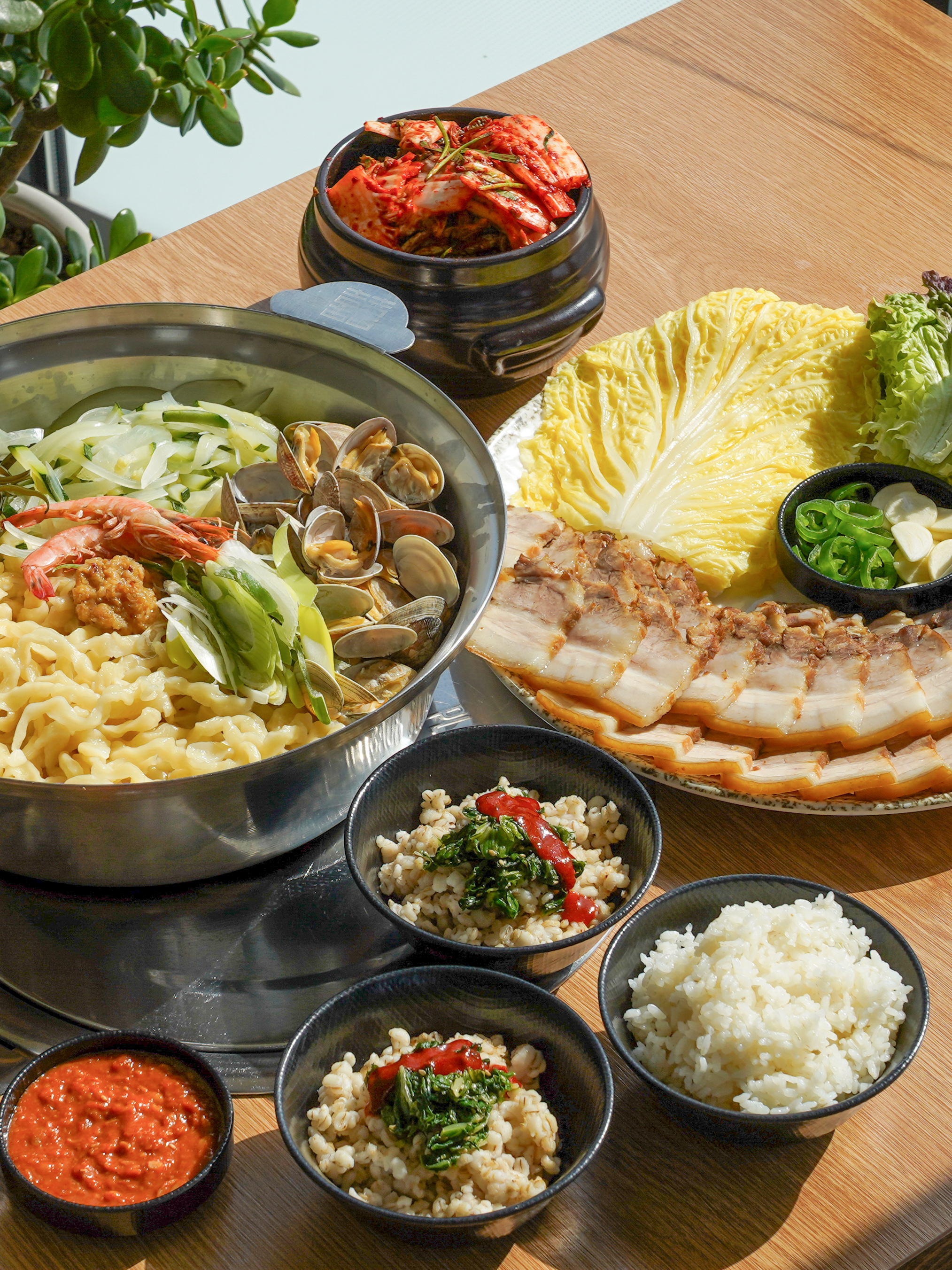 죽림홍두깨바지락칼국수보쌈