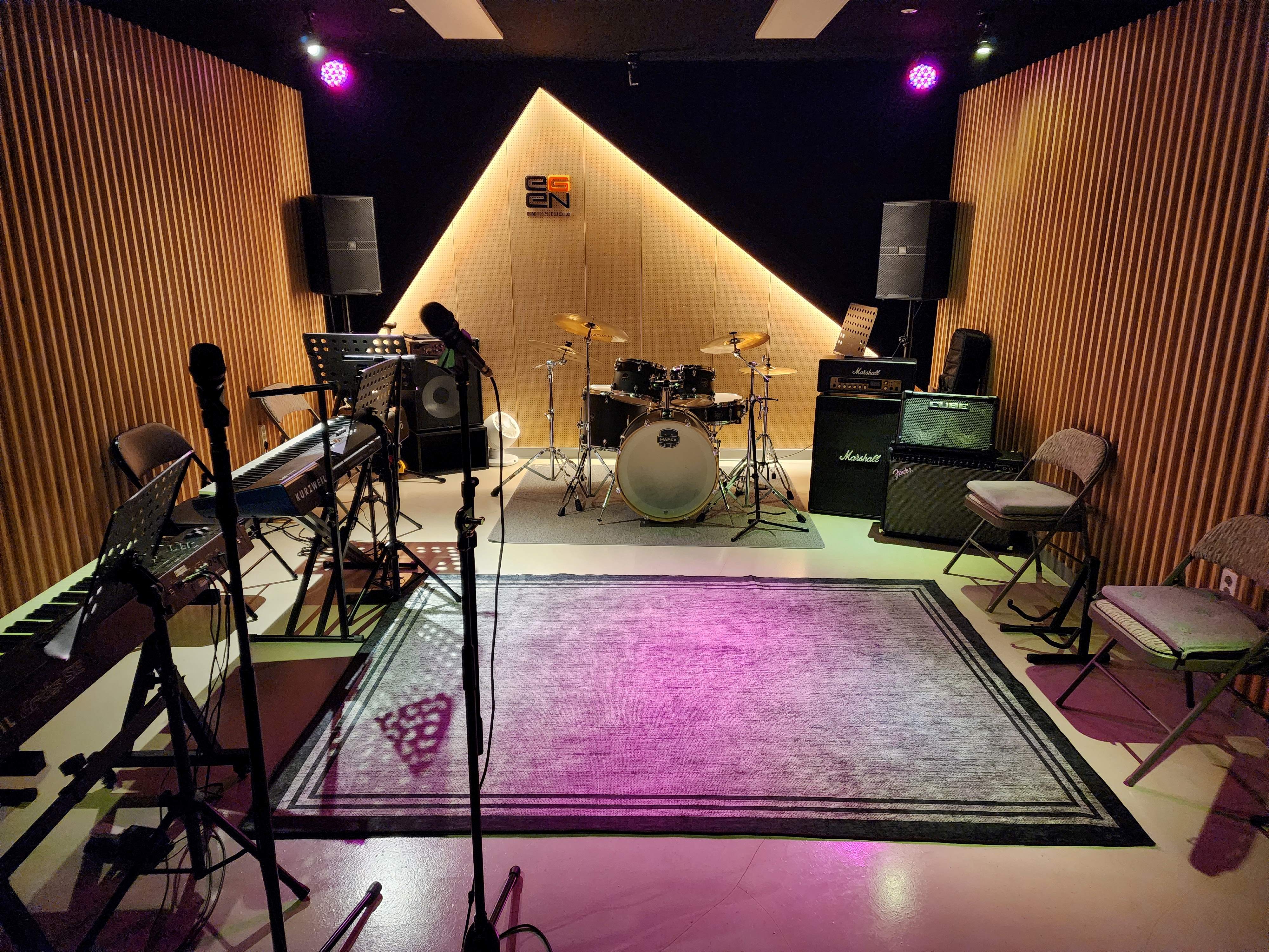 1번째 스튜디오 사진