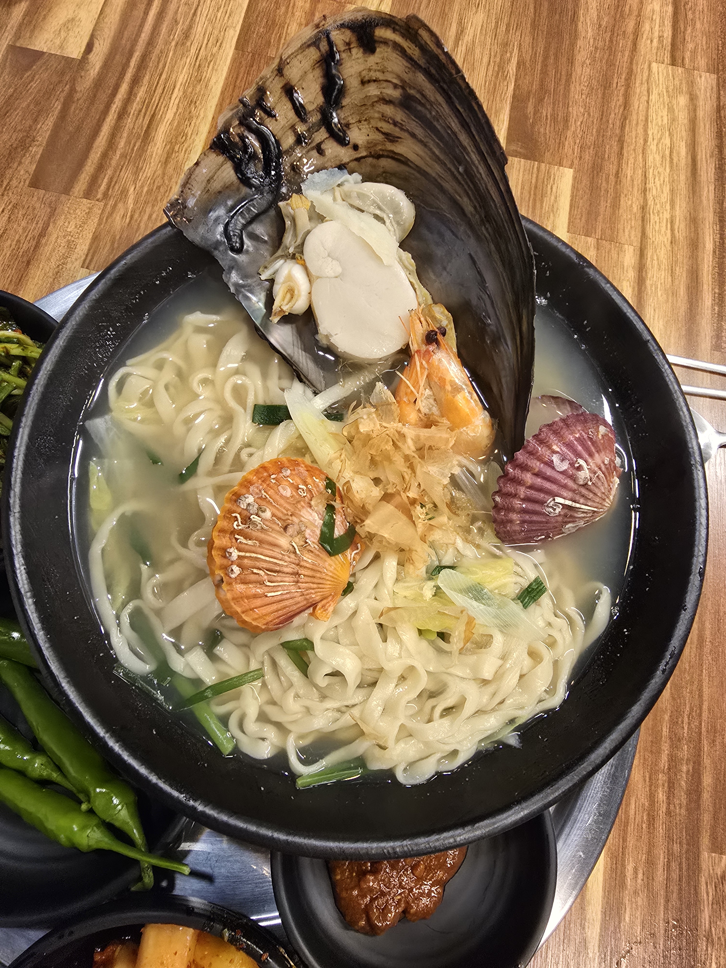 연지홍게칼국수