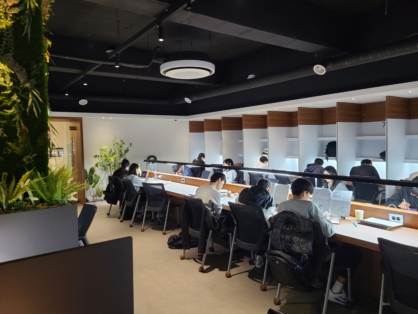 그램스터디카페 창원반지점
