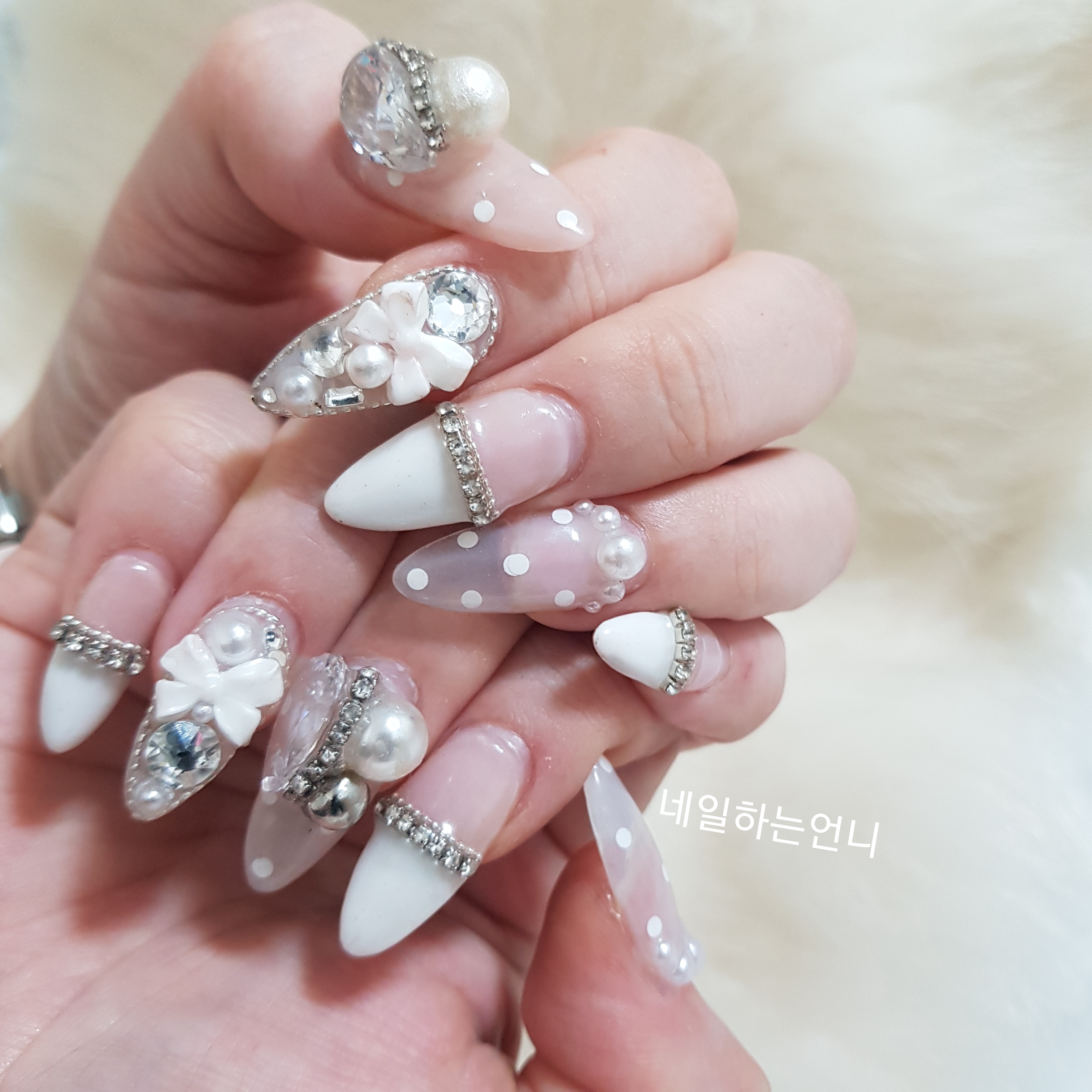 네일하는언니