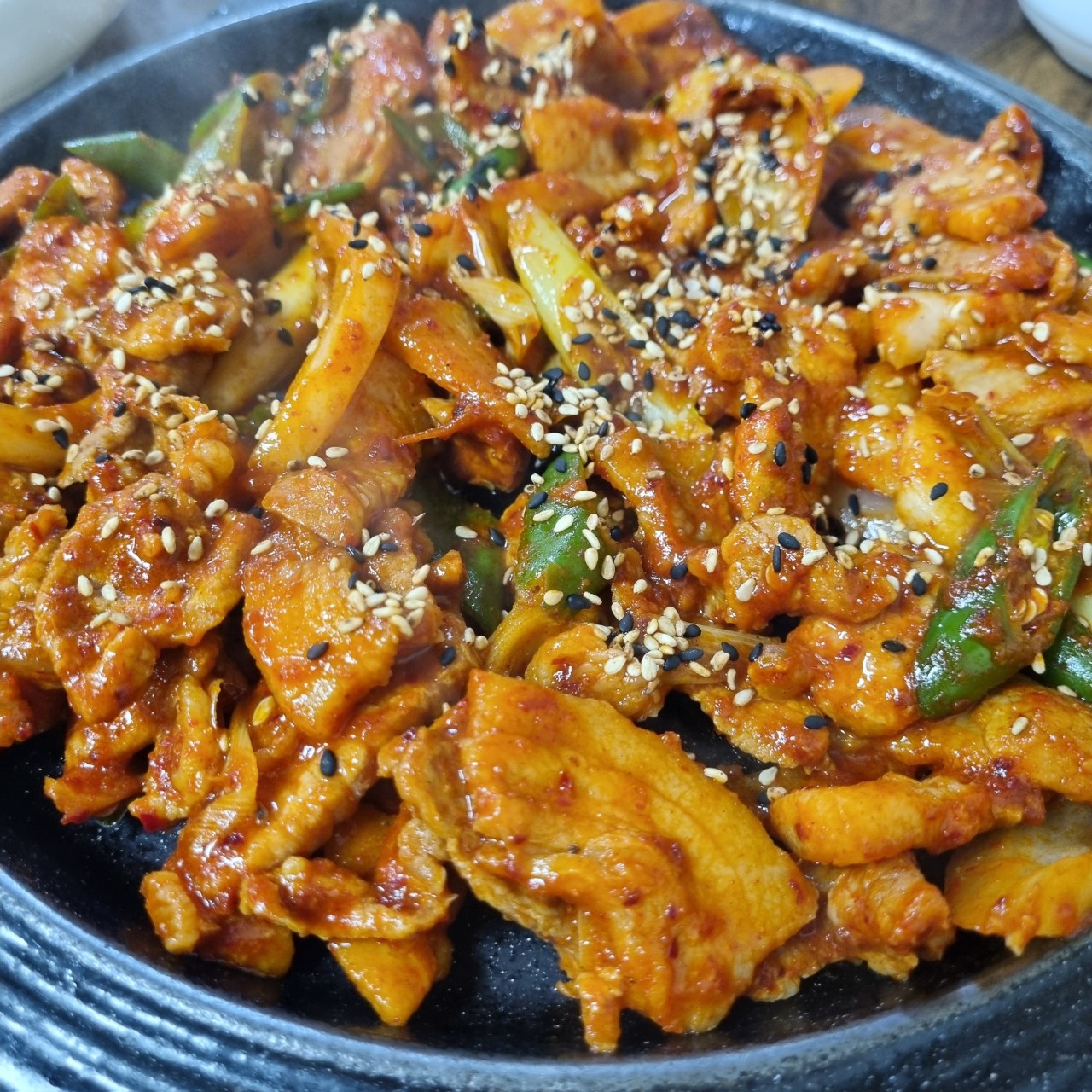 맘은콩밭에