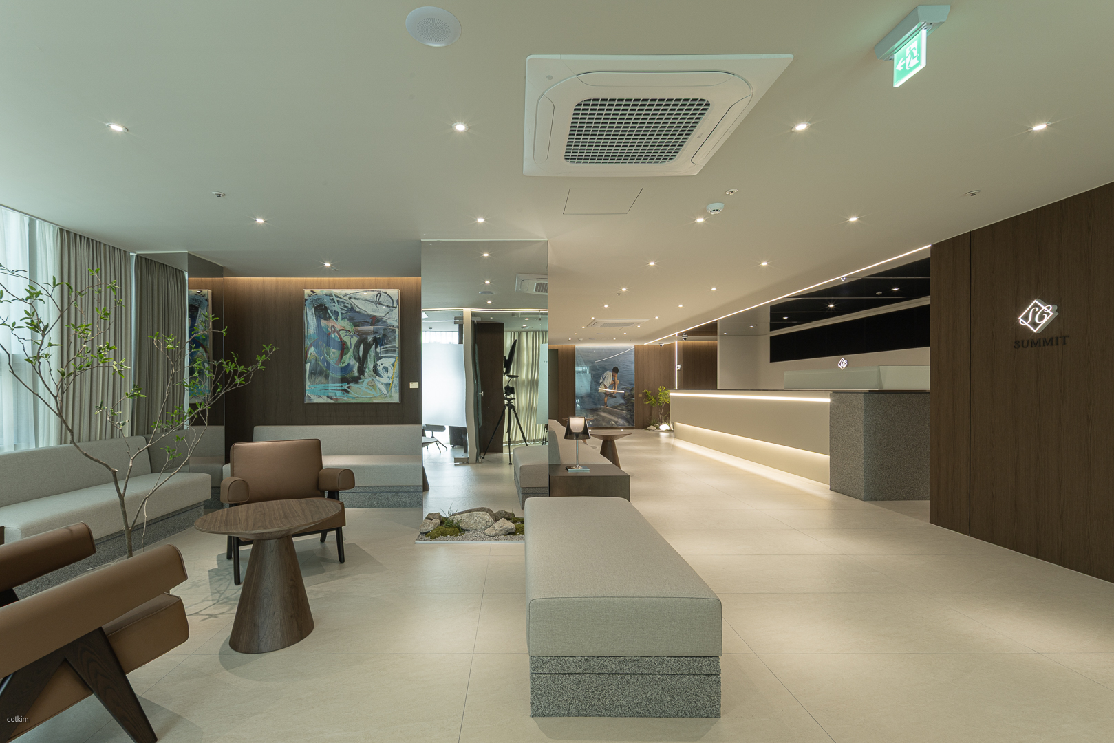 써밋의원 광화문역 대표 이미지