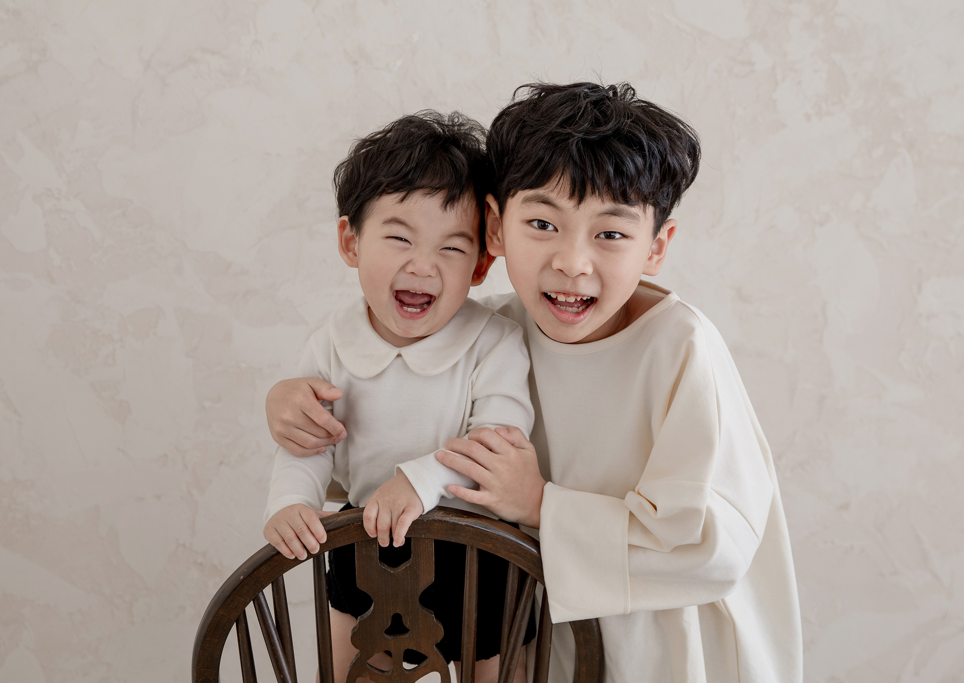 더네츄럴 스튜디오 베이지