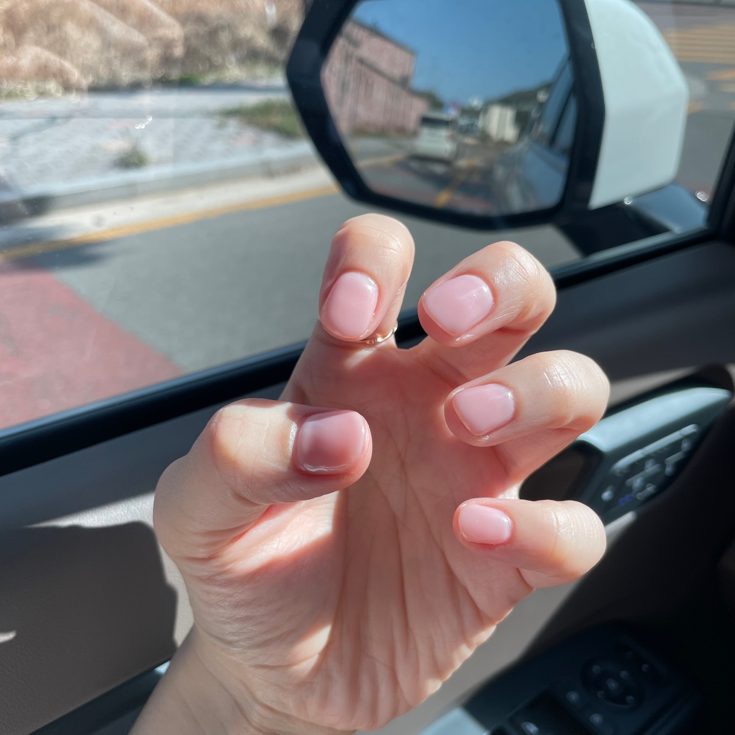 네일바이빈