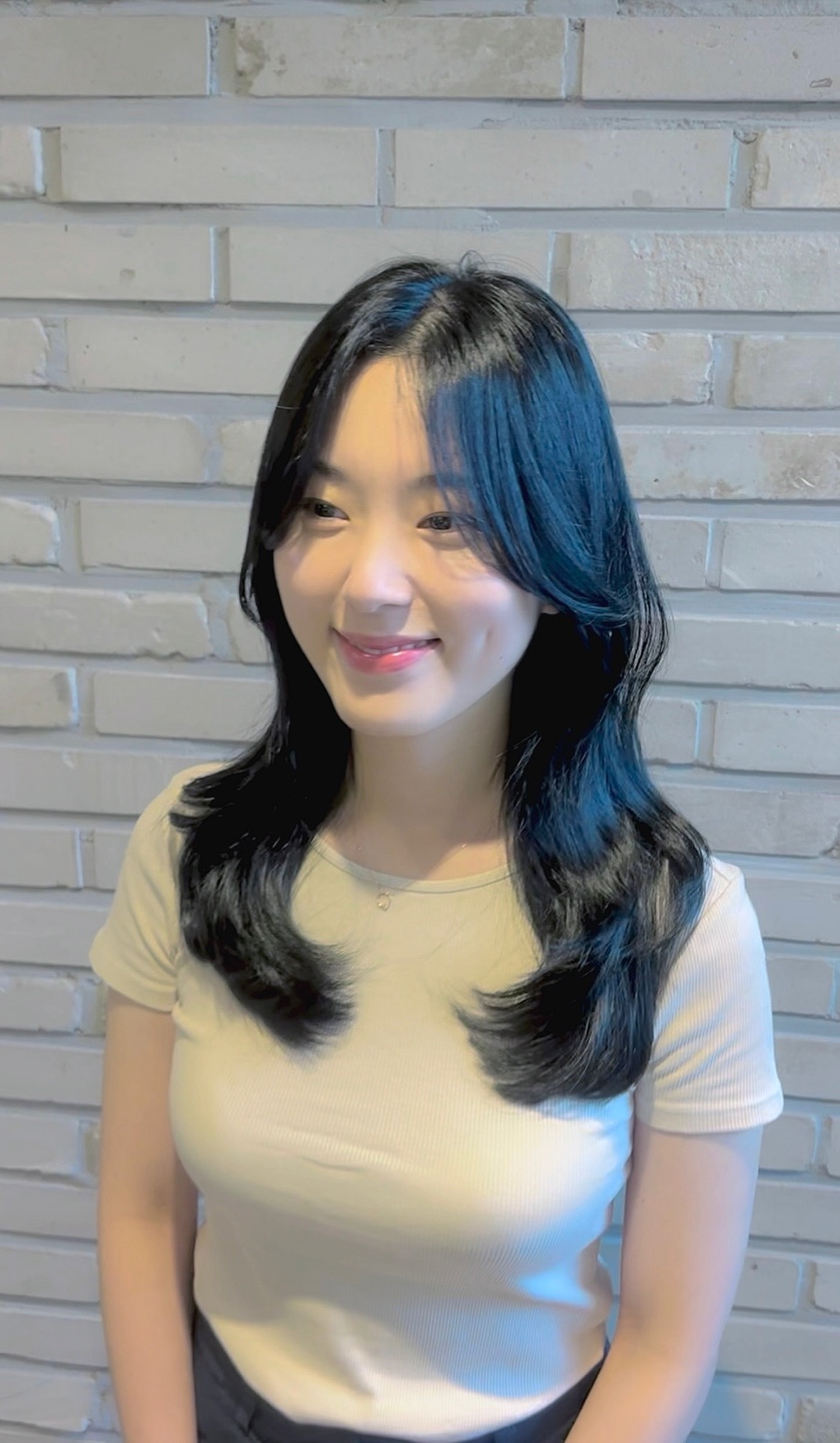 로이드밤 홍제역점 내부 또는 관련 모습
