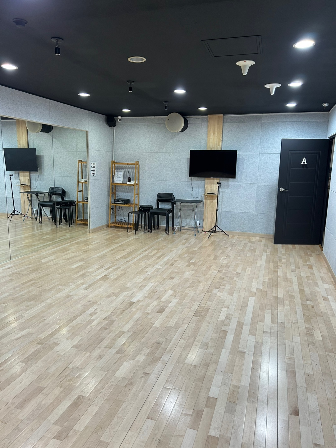 4번째 스튜디오 사진