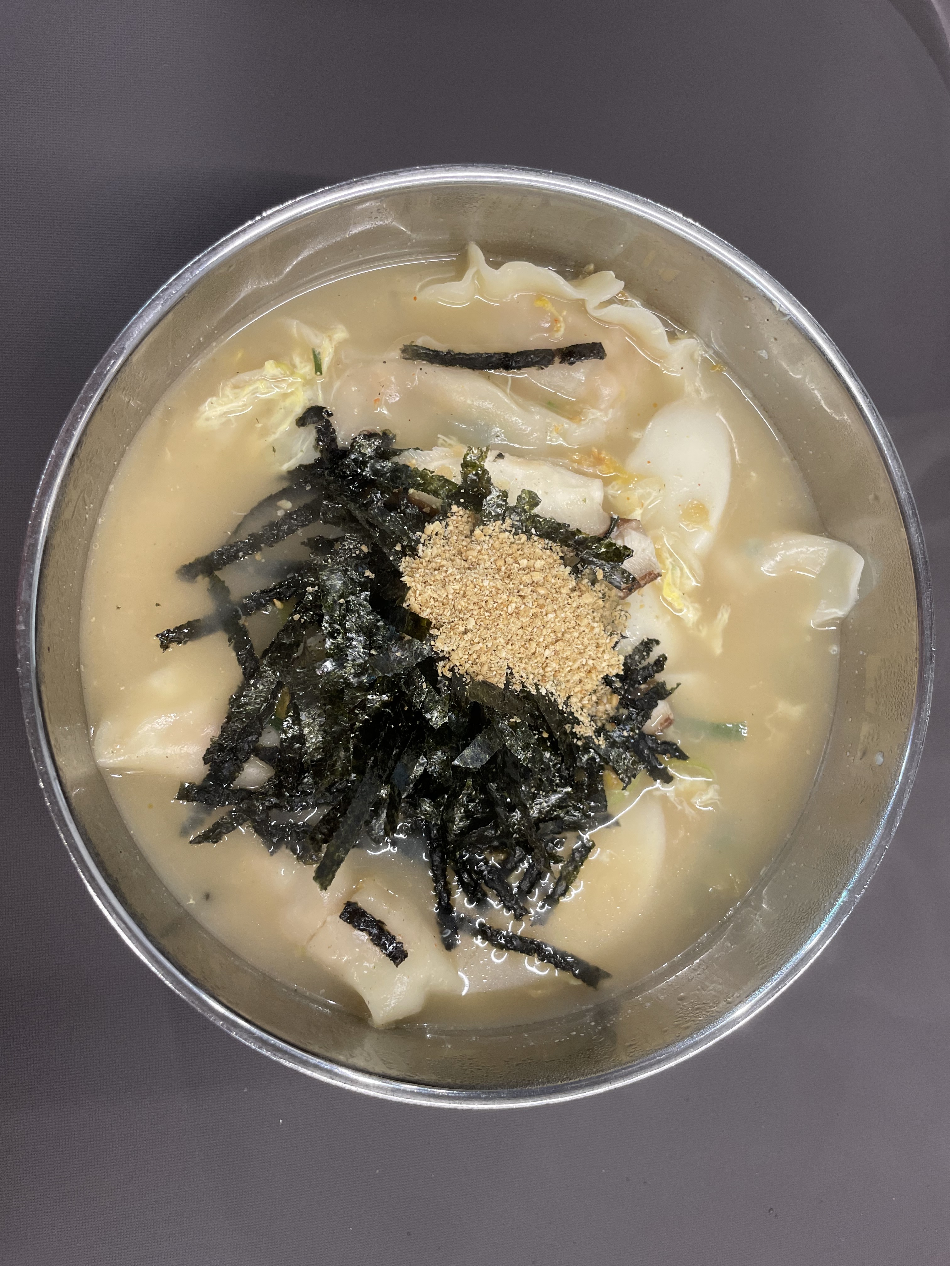 손만두국