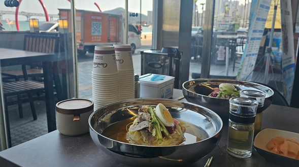 부산토박이돼지국밥 밀면 광안해변점