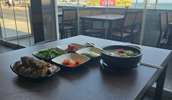 부산토박이돼지국밥 밀면 광안해변점