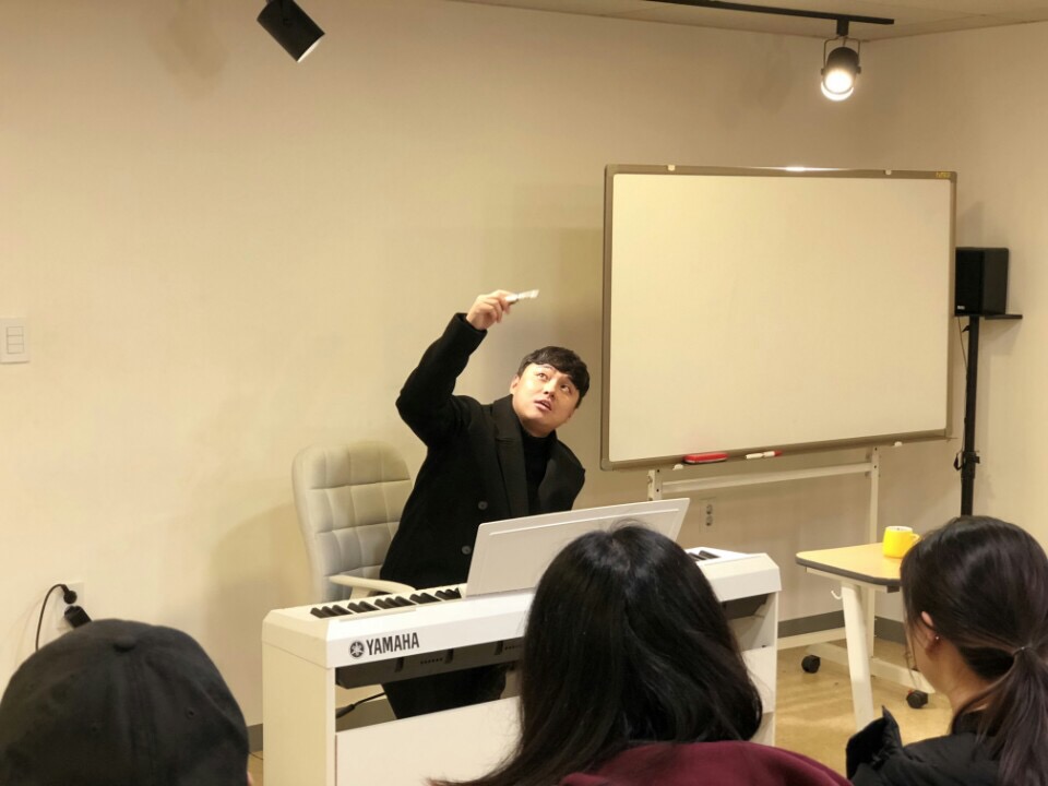 호쌤보컬스튜디오 내부 또는 관련 모습