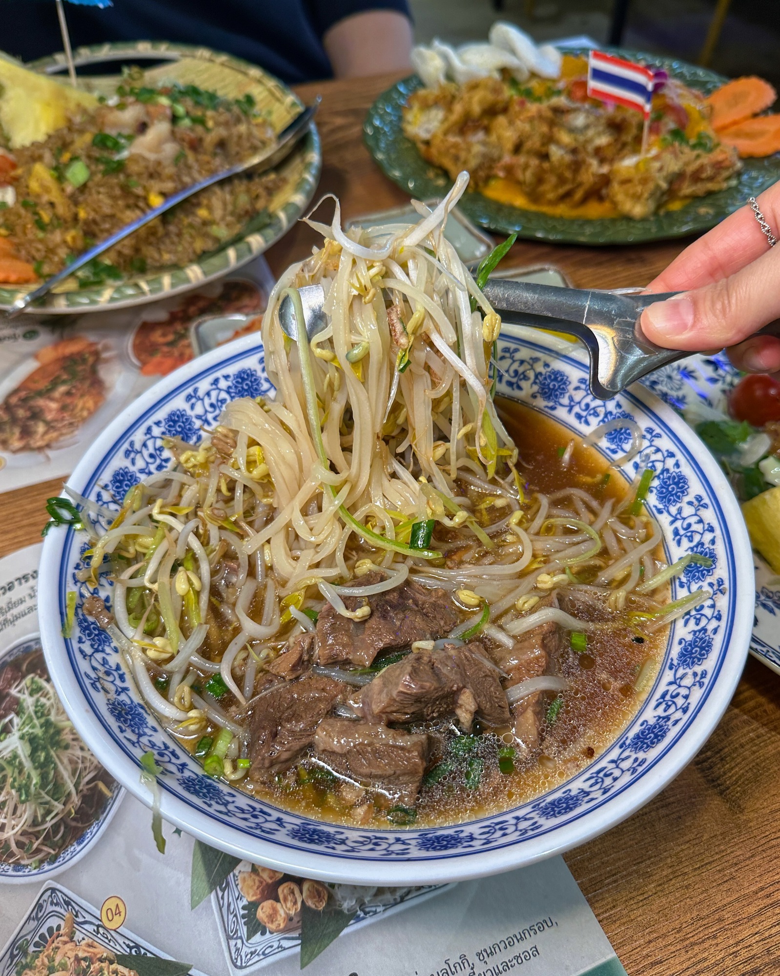 나나방콕 광주상무본점 대표 메뉴 꿍팟퐁 레드커리