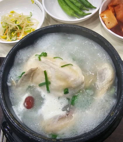 누리한방삼계탕 내부 또는 관련 모습