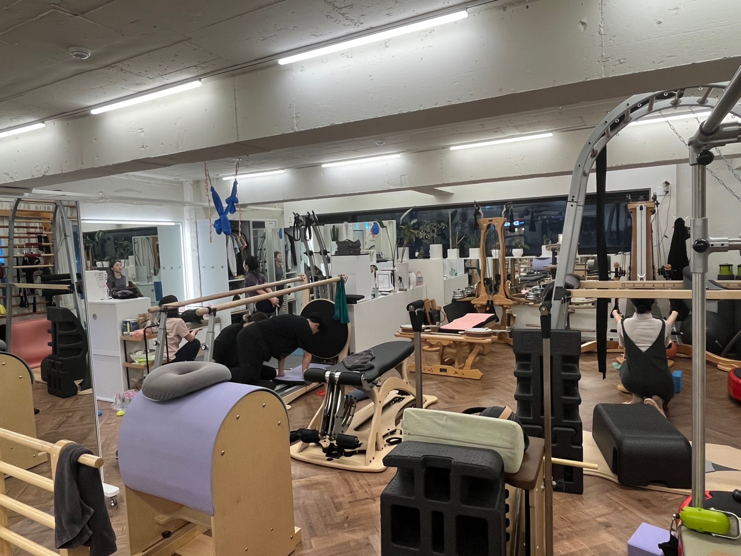 헤나바디스튜디오 내부 또는 관련 모습