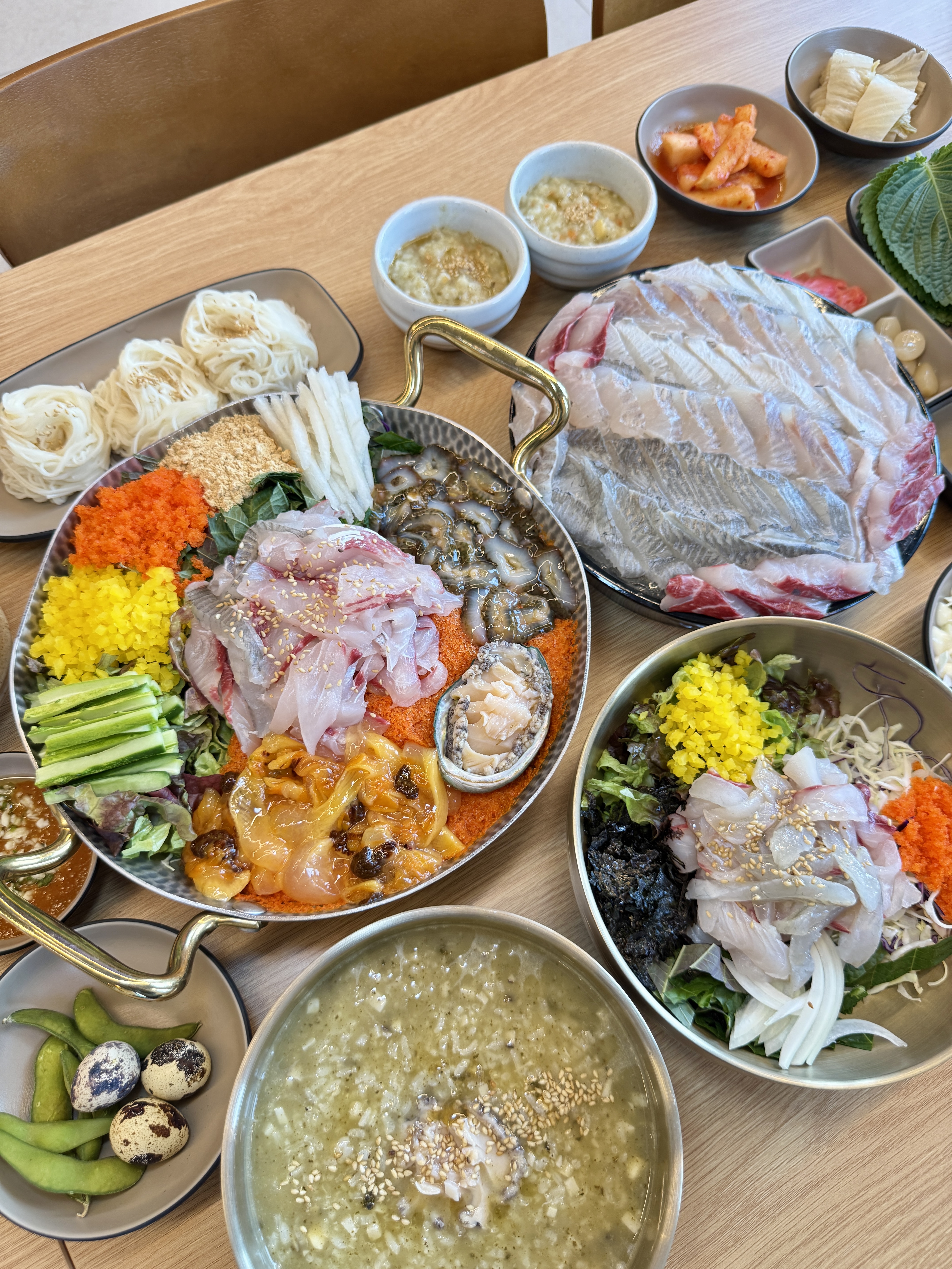 영종신선물회회전문점