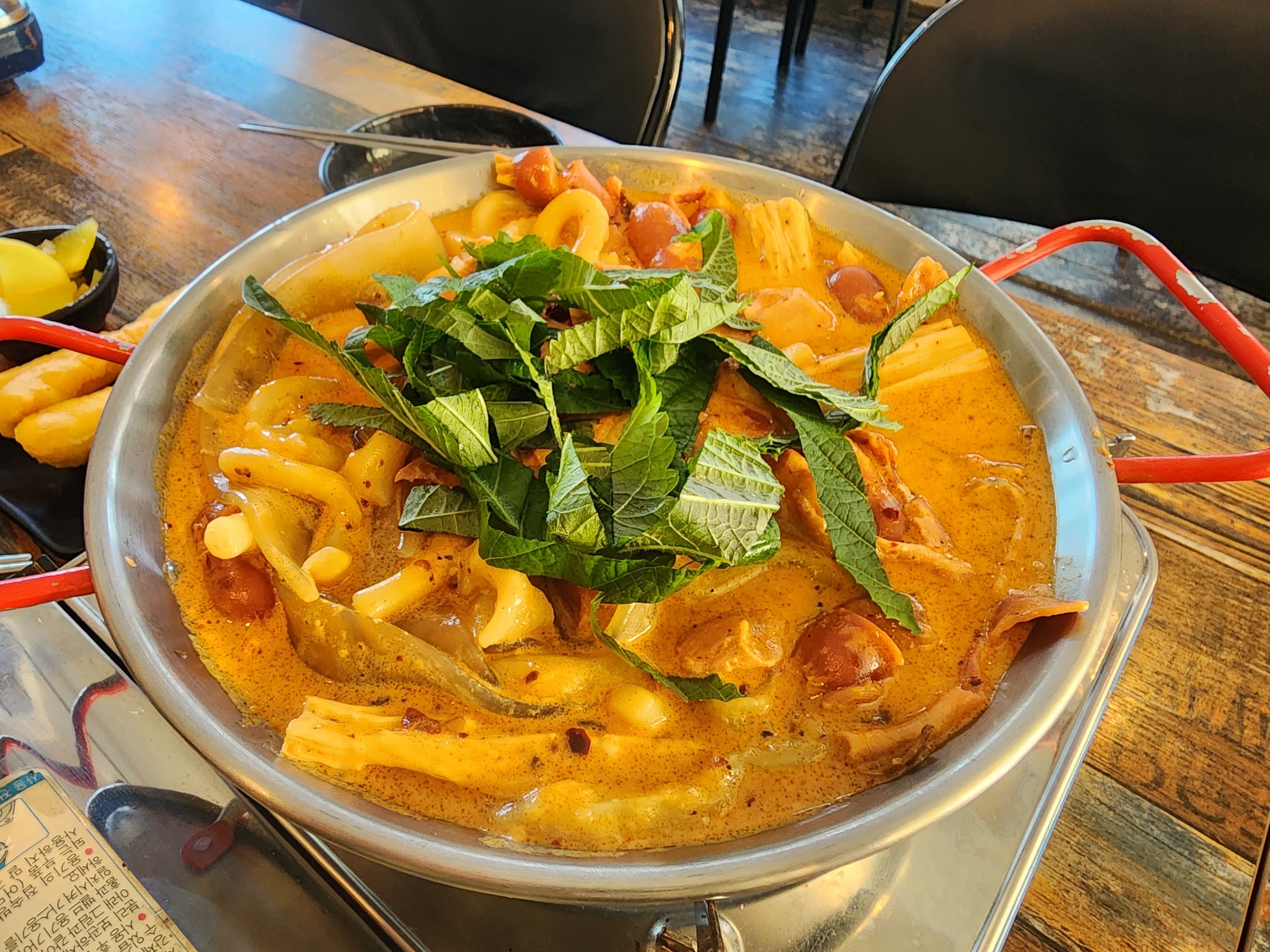 신사리즉석떡볶이 내부 또는 관련 모습
