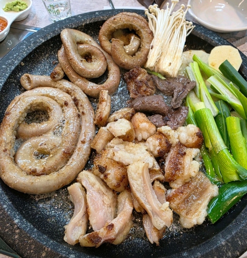 현옥 한우국밥 & 소곱창 무한리필