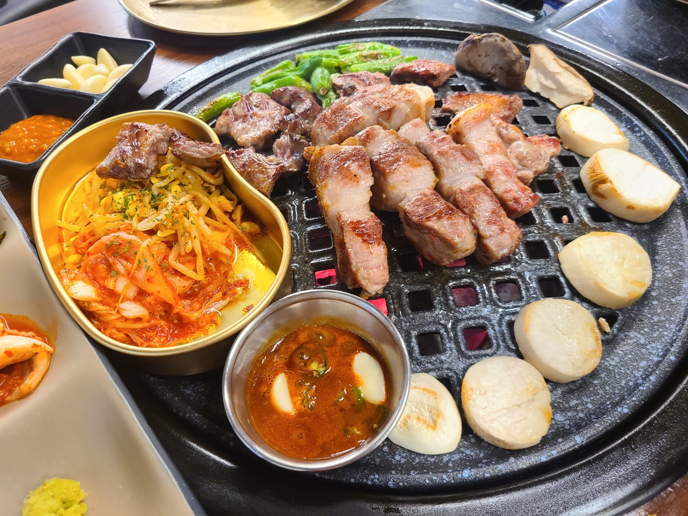 금퇘랑 내부 또는 관련 모습
