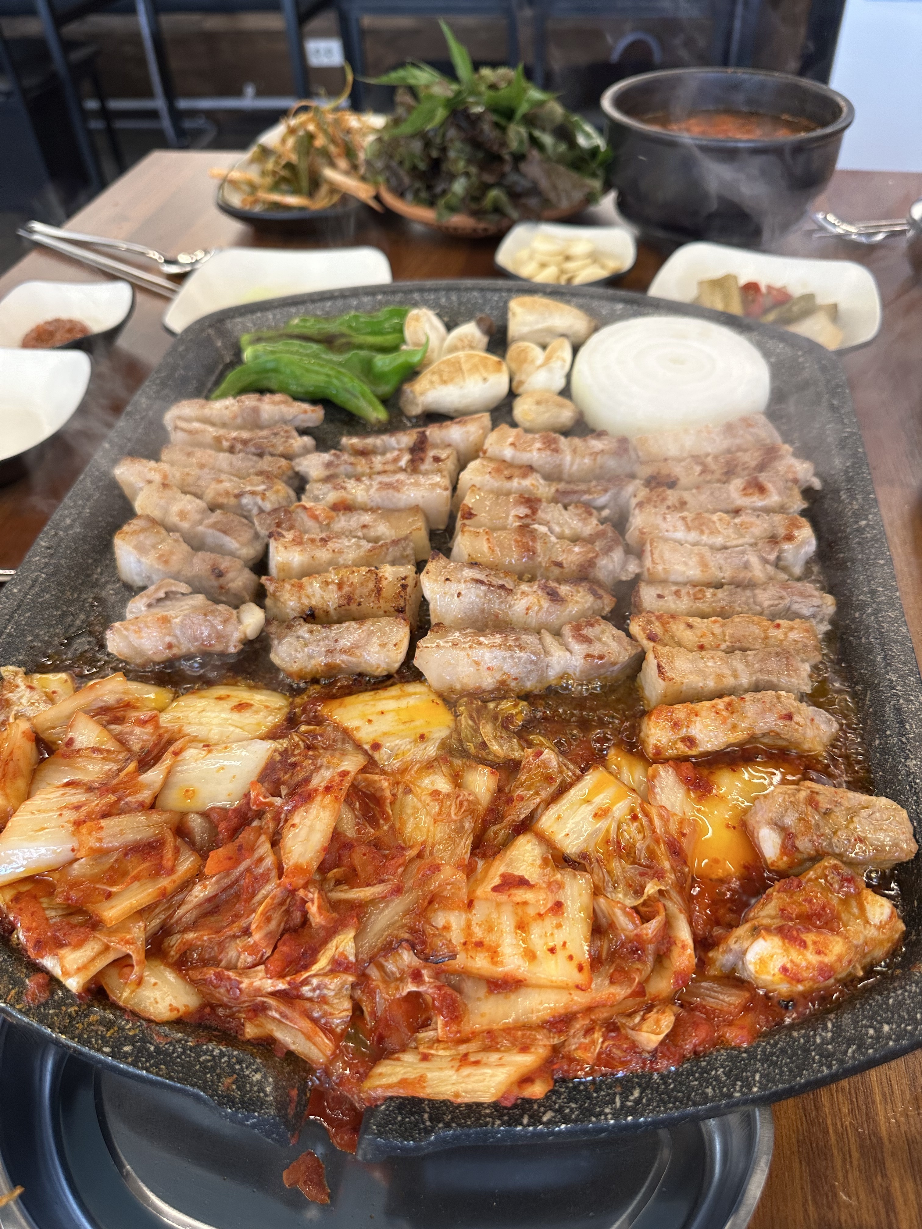 상돈김치생삼겹살