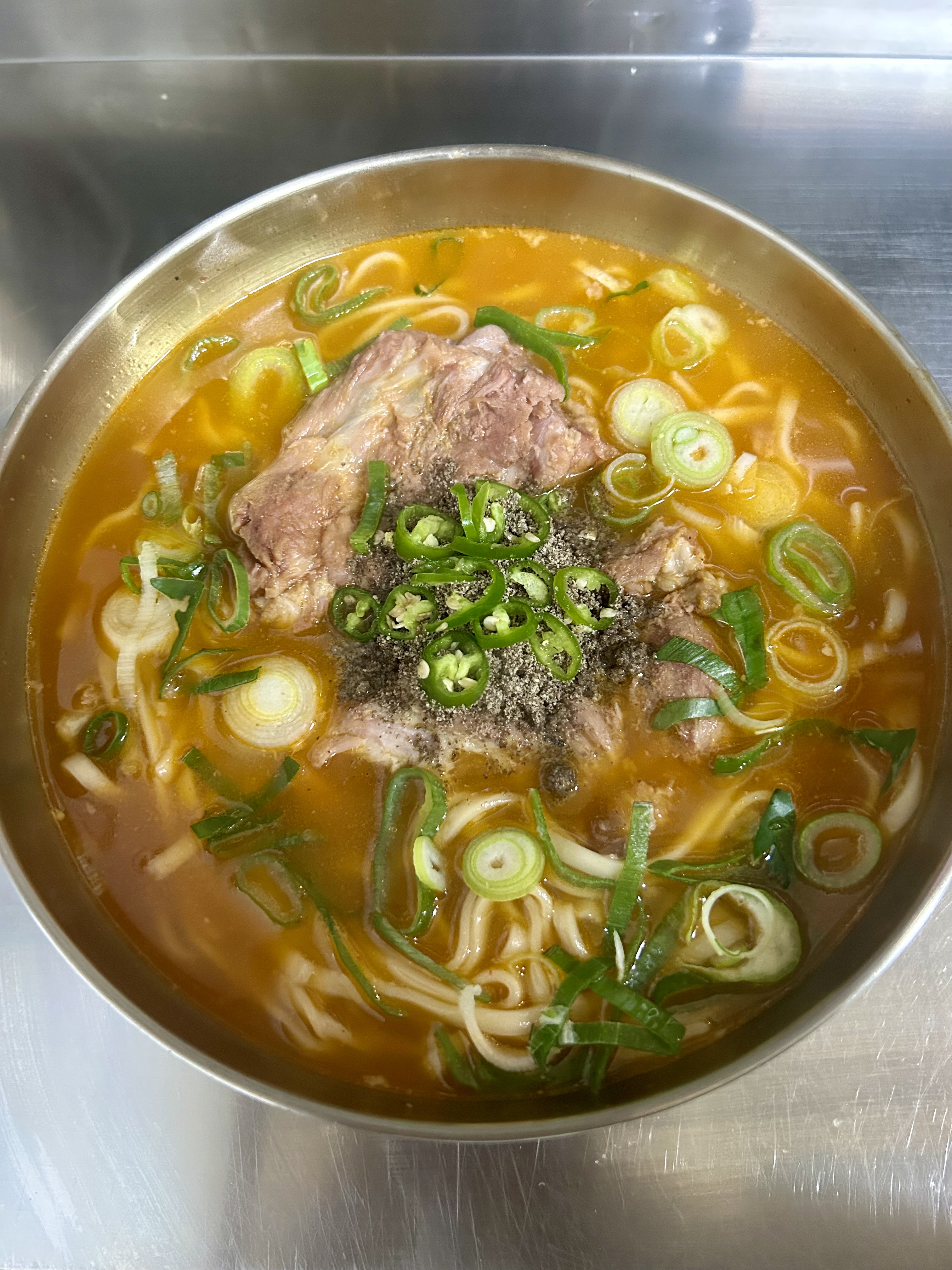 서울뼈칼국수
