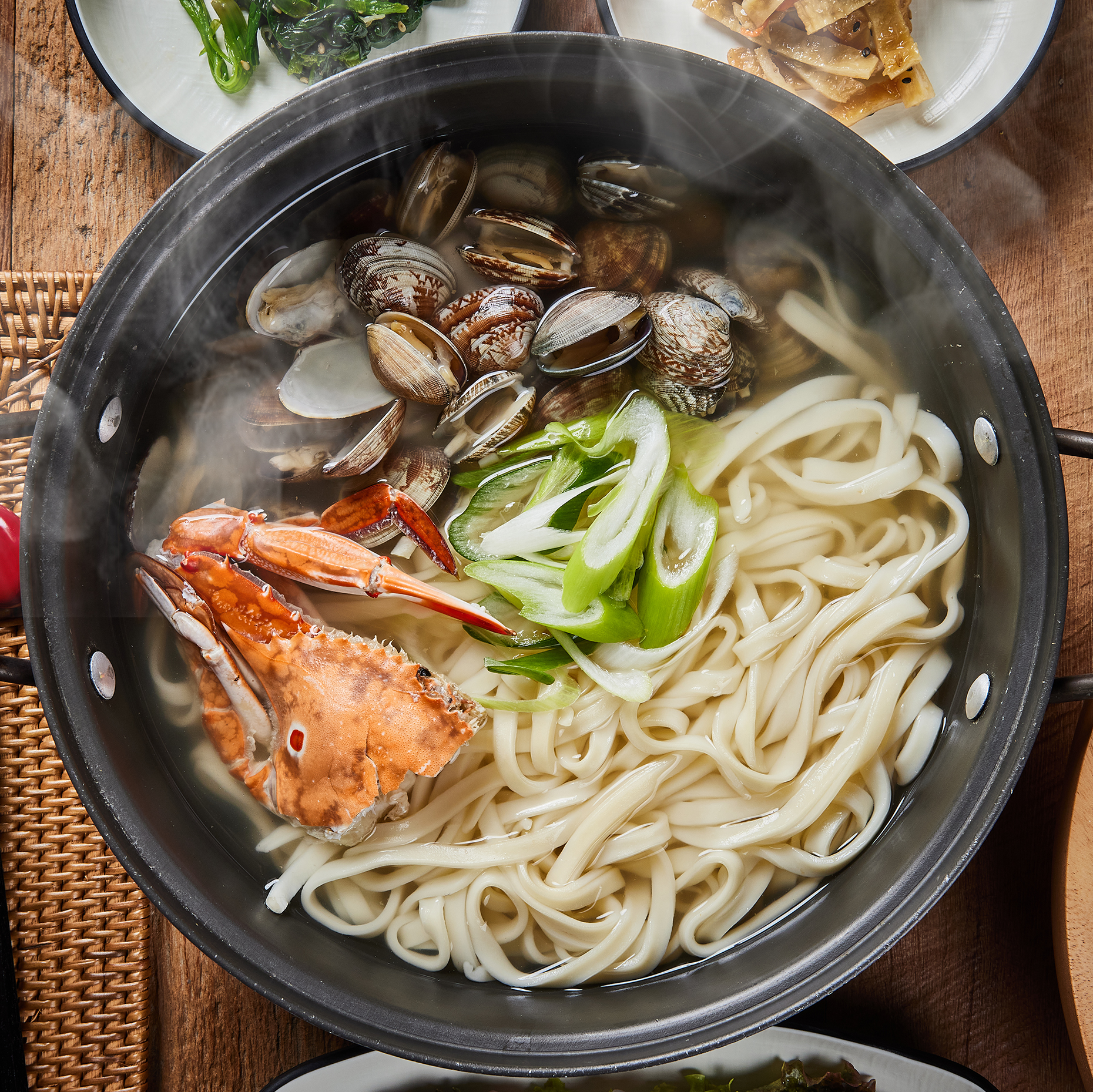 꽃게 바지락 칼국수 (2인)