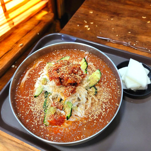 육영란얼큰칼국수 상모사곡본점