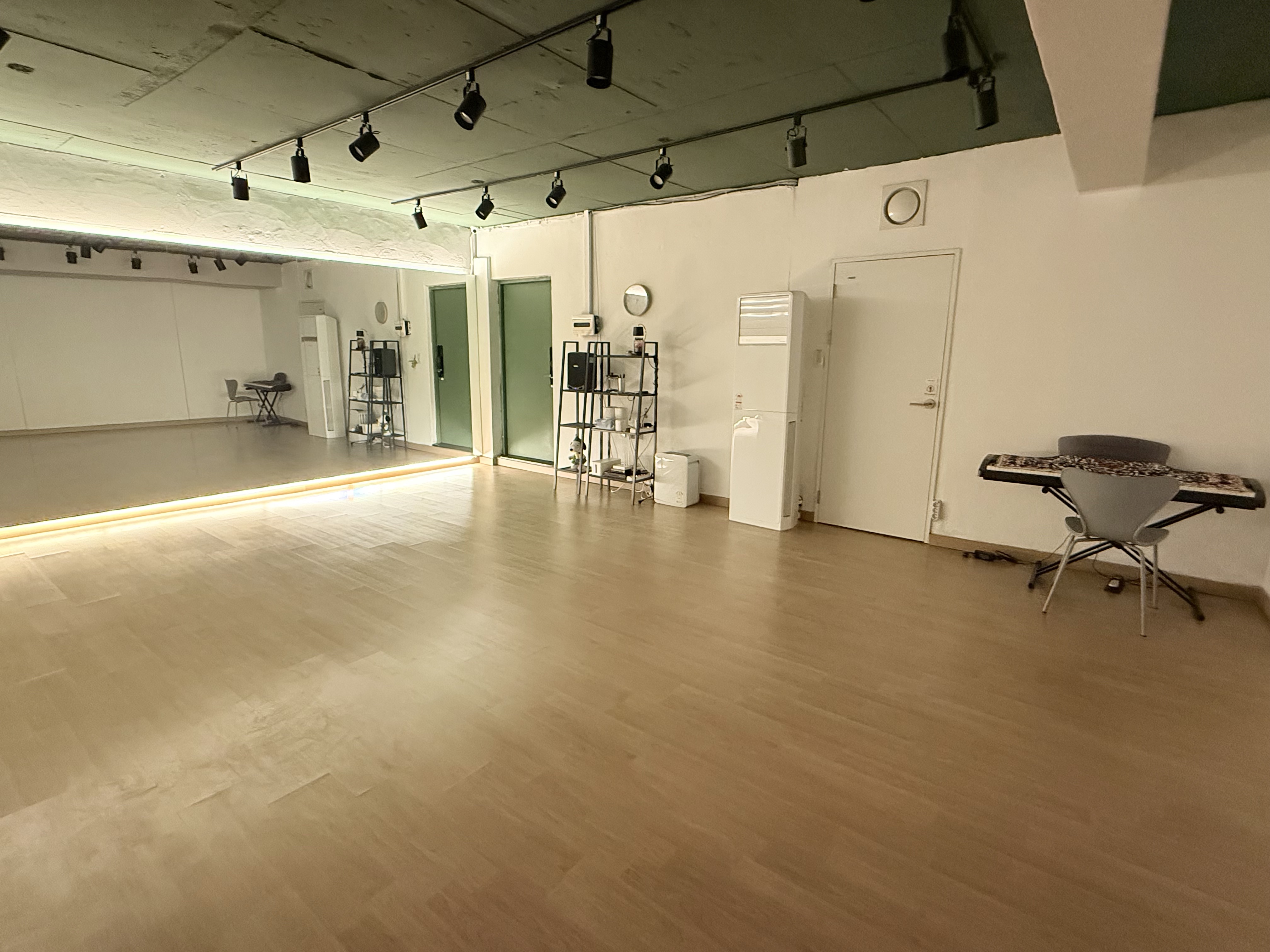 1번째 스튜디오 사진