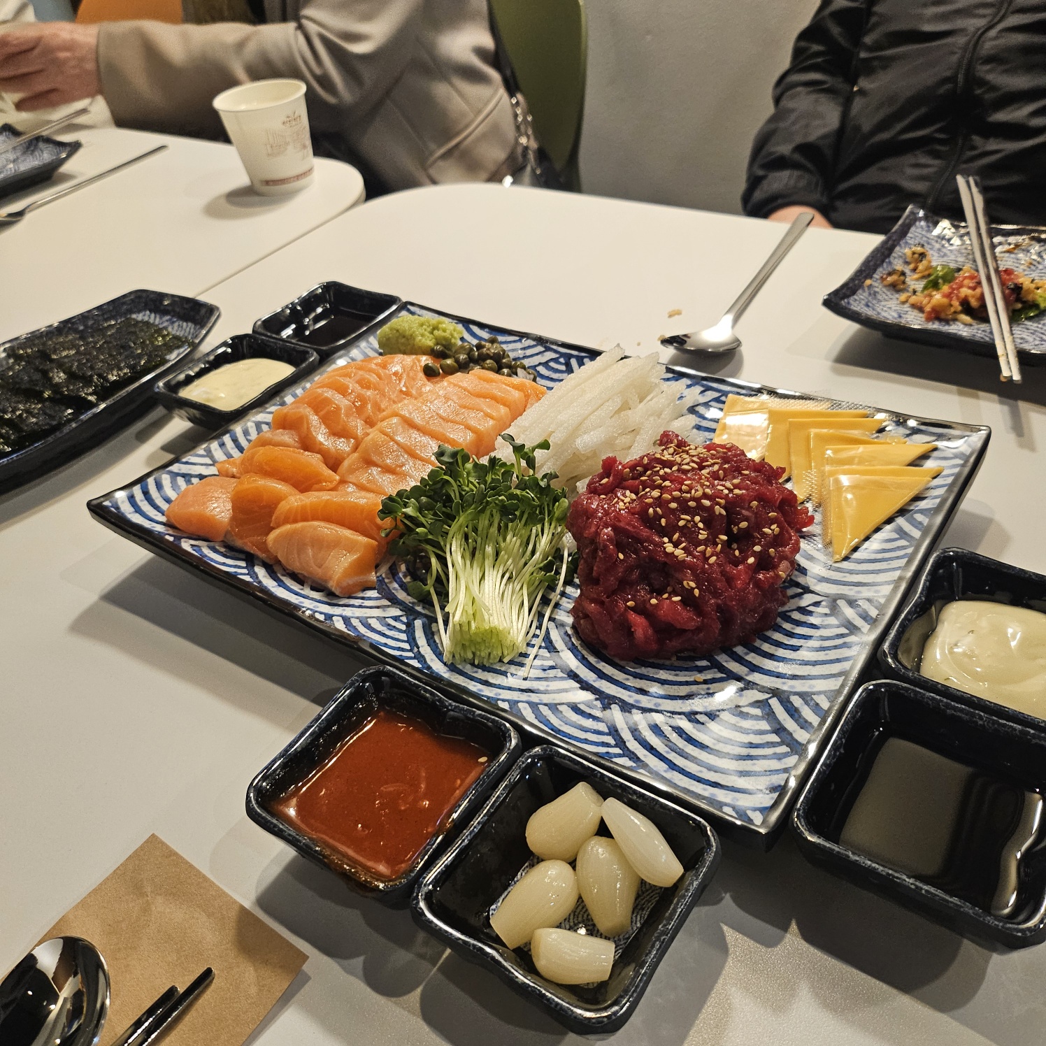 아름다운밤 연어육회