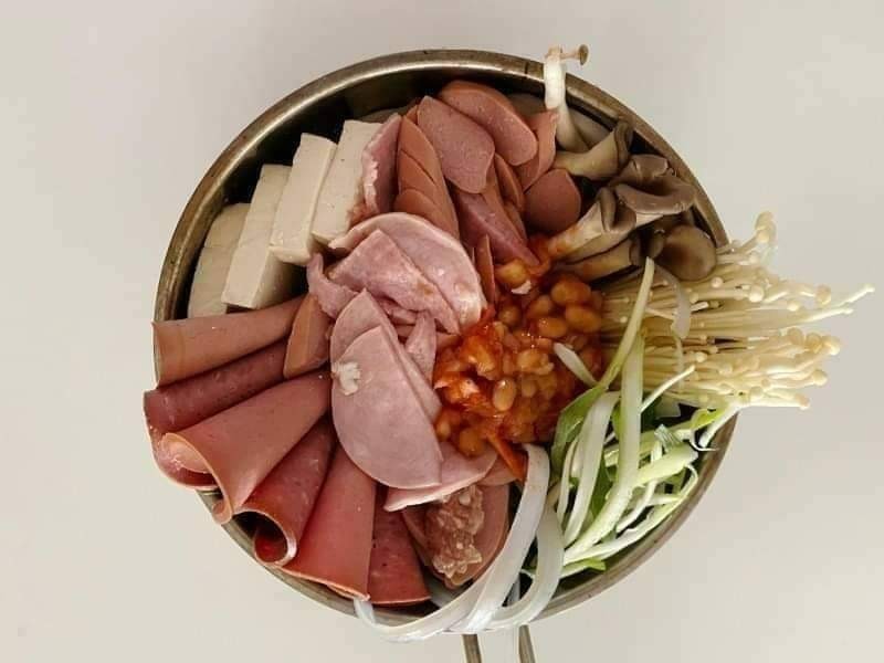 땅스부대찌개 이관고시장점