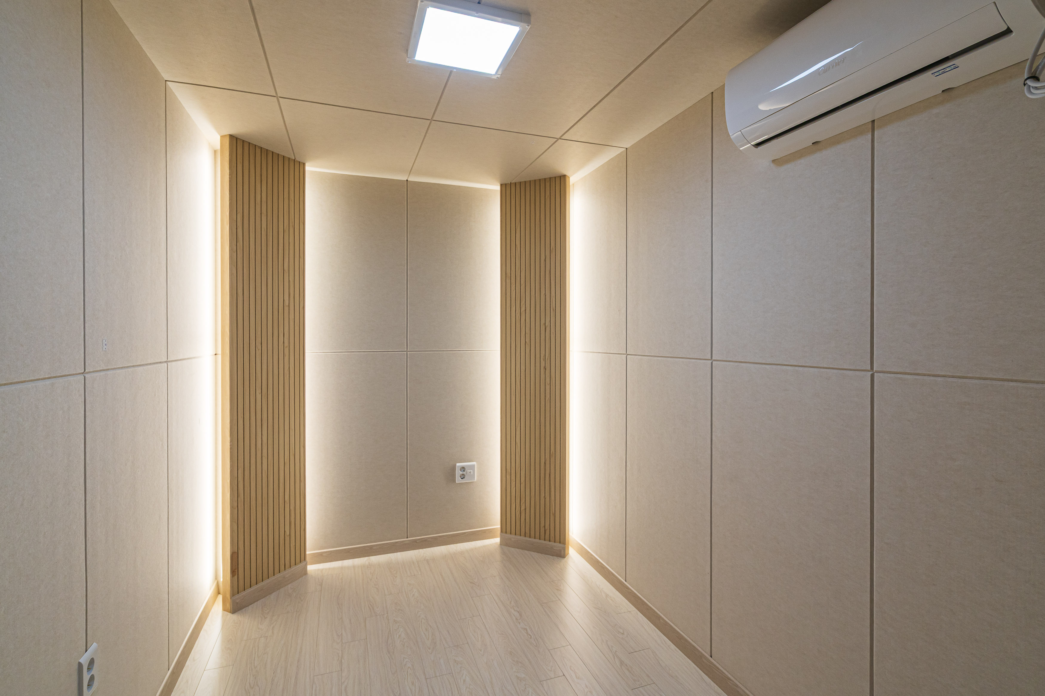 1번째 스튜디오 사진