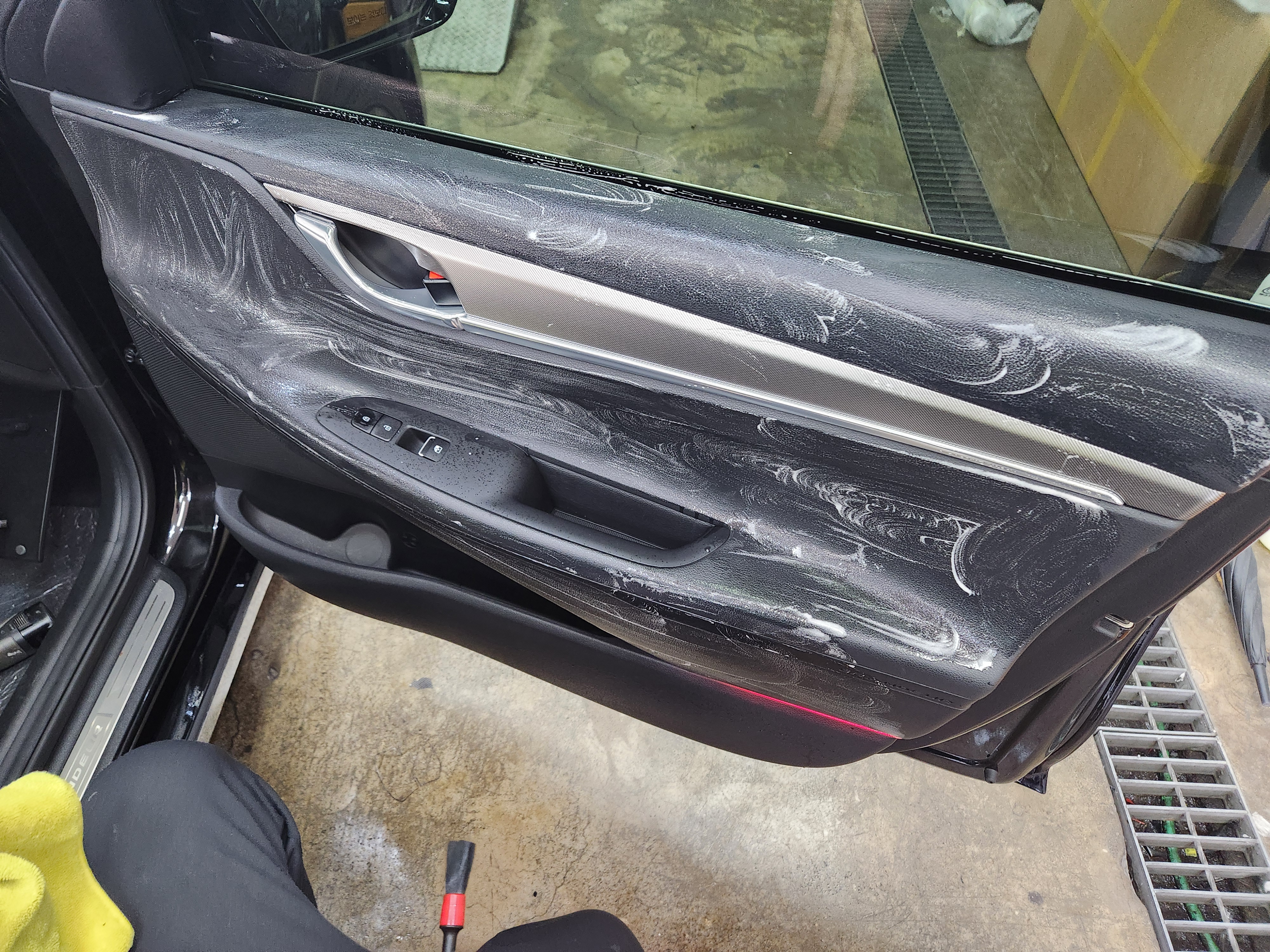 The J 대표 이미지