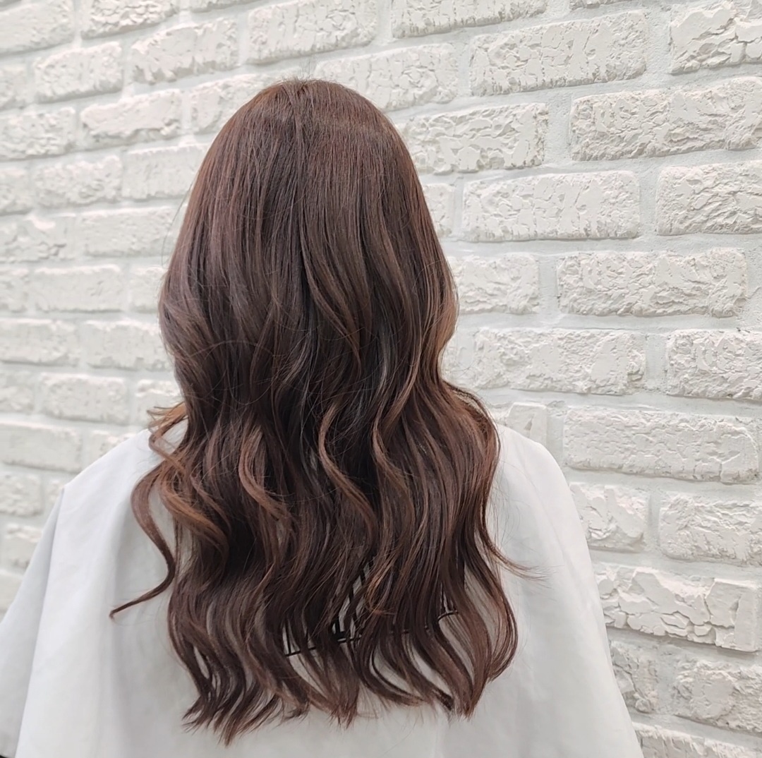 더칼라헤어 내부 또는 관련 모습