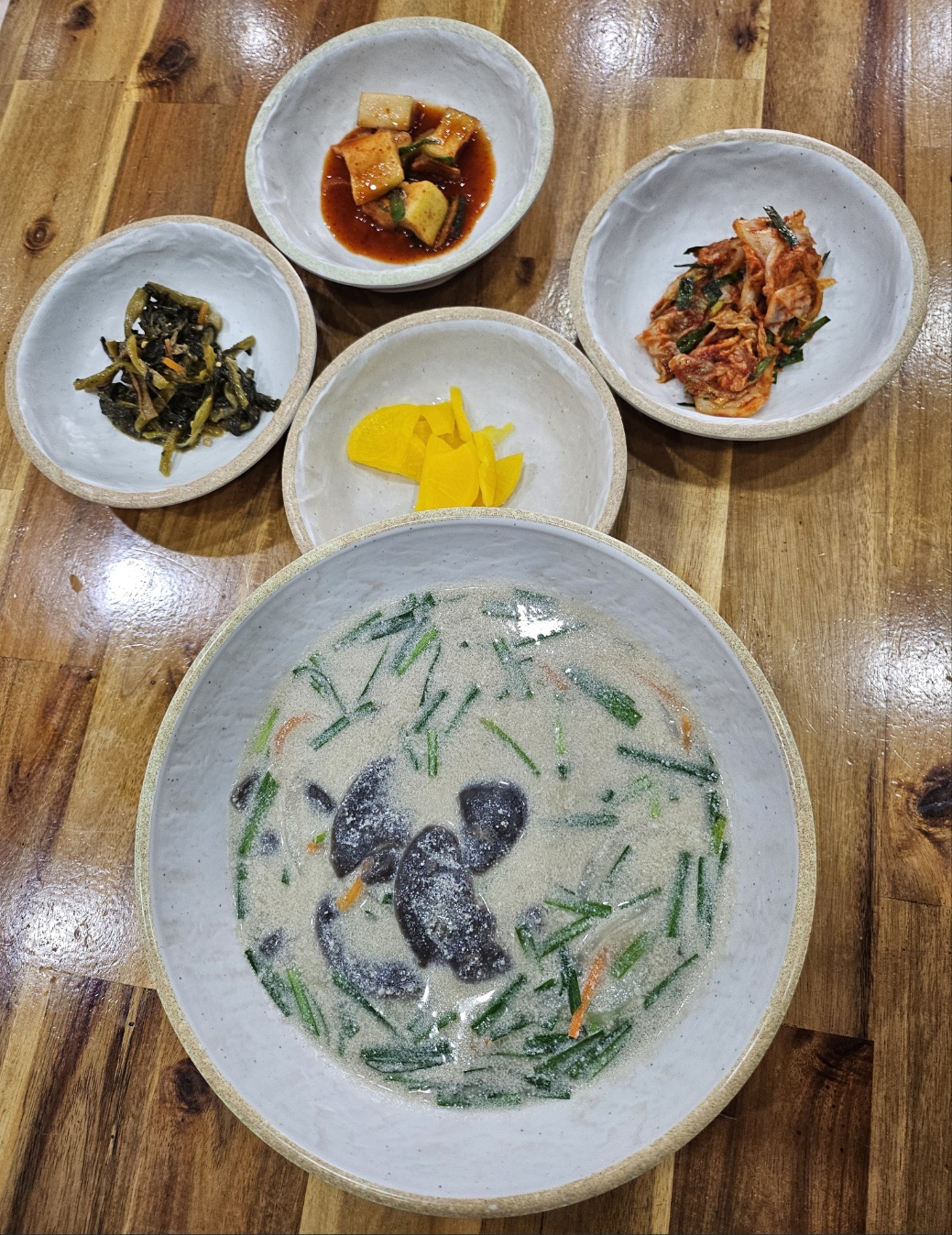 우체통찰보리칼국수