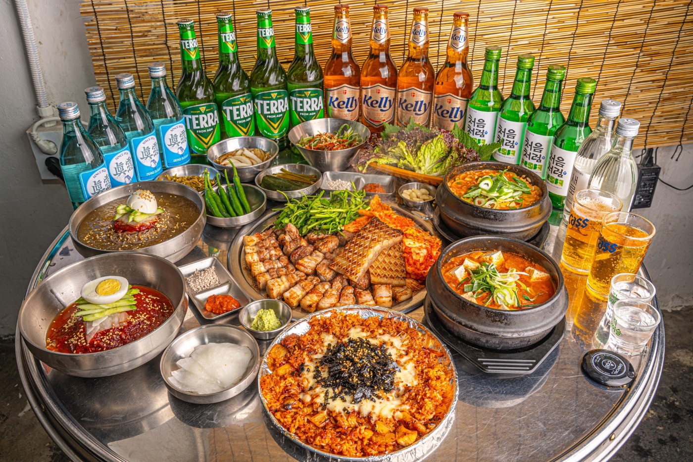 돈필살 오산점 내부 또는 관련 모습