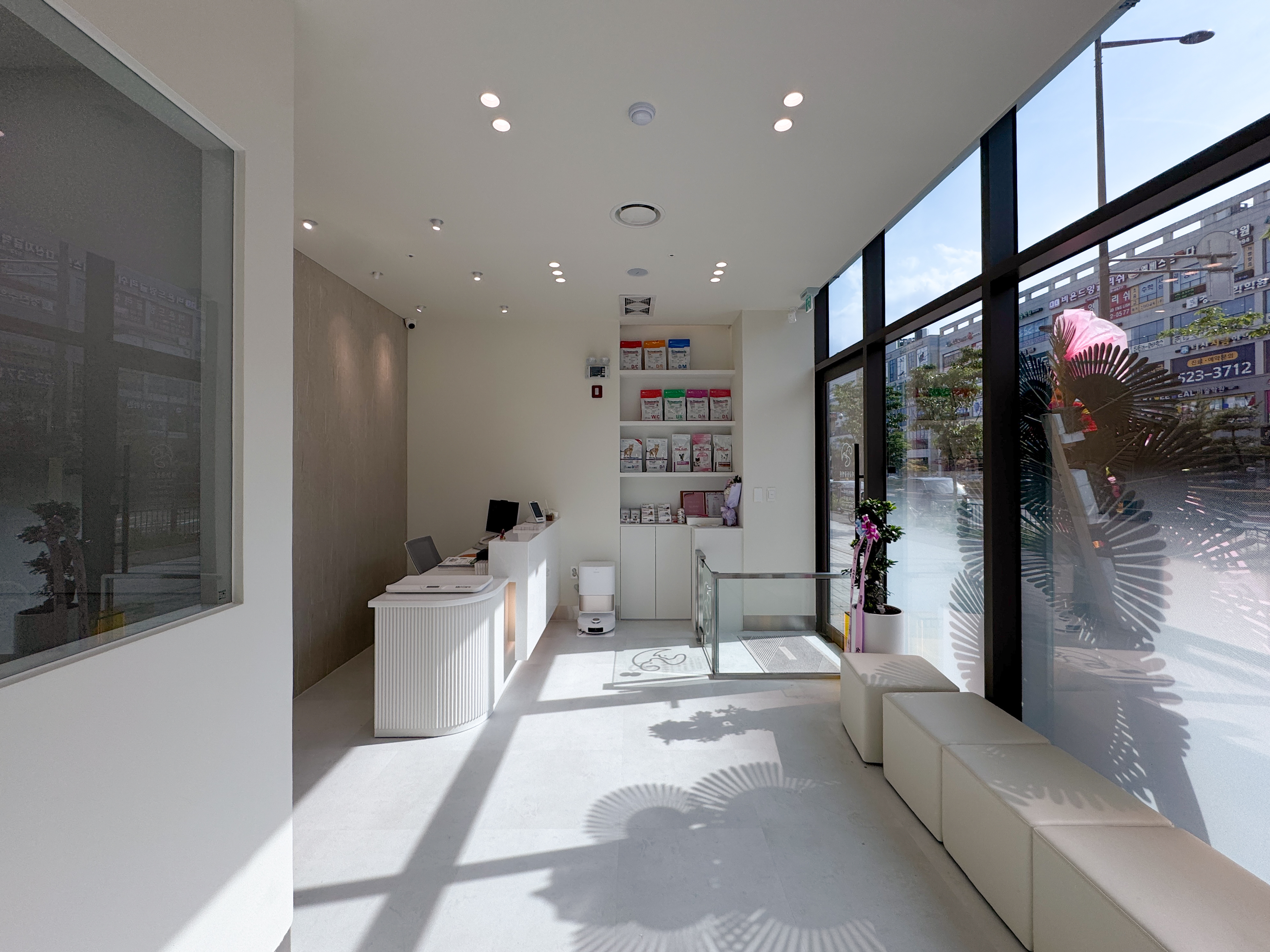 지금동물병원 내부 전경