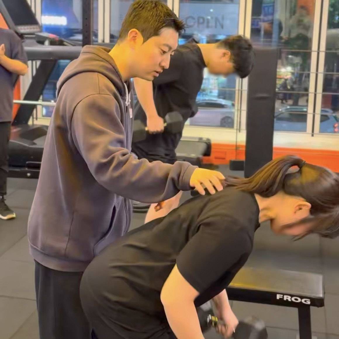 패트릭스아웃컴 홍제점