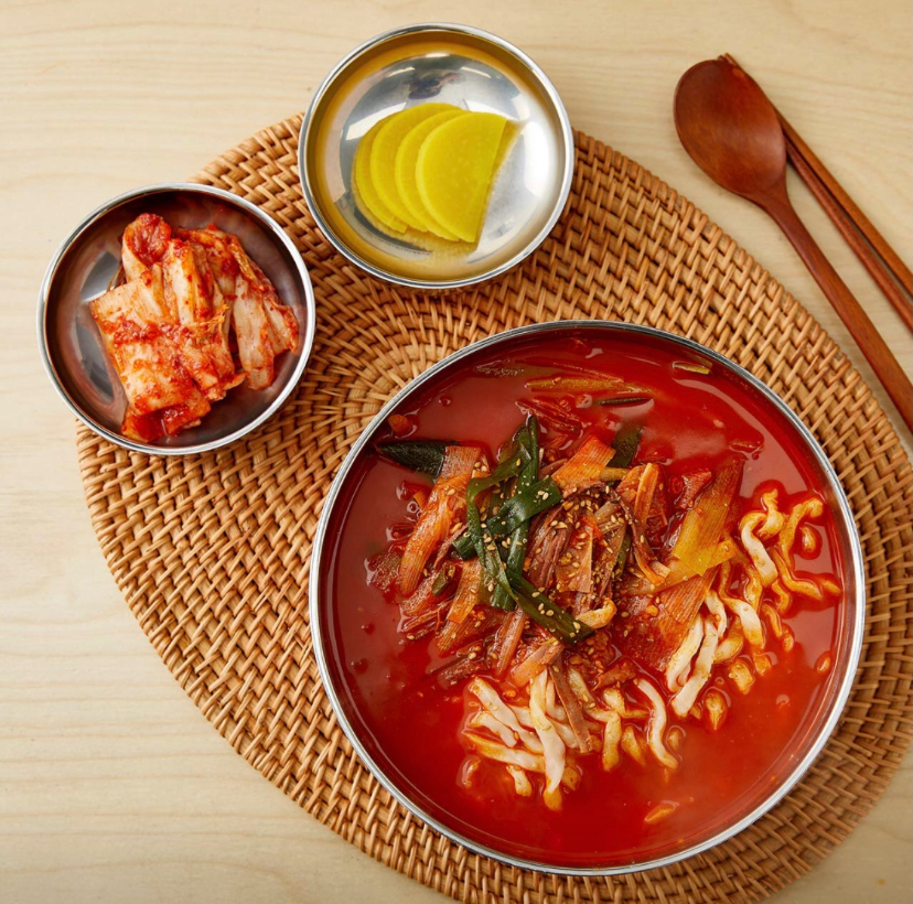 홍두깨자매손칼국수수제돈까스