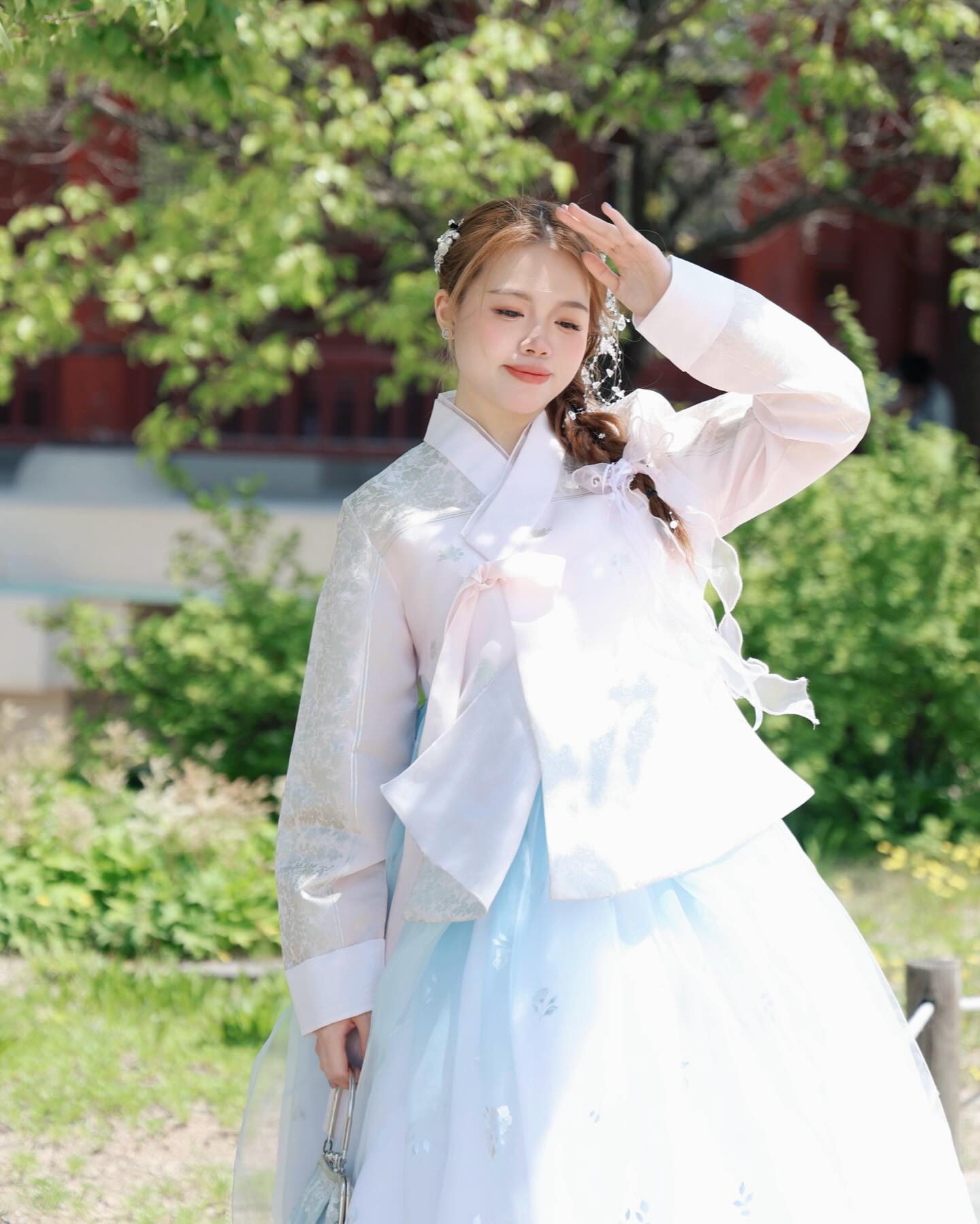 한복소녀 내부 또는 관련 모습