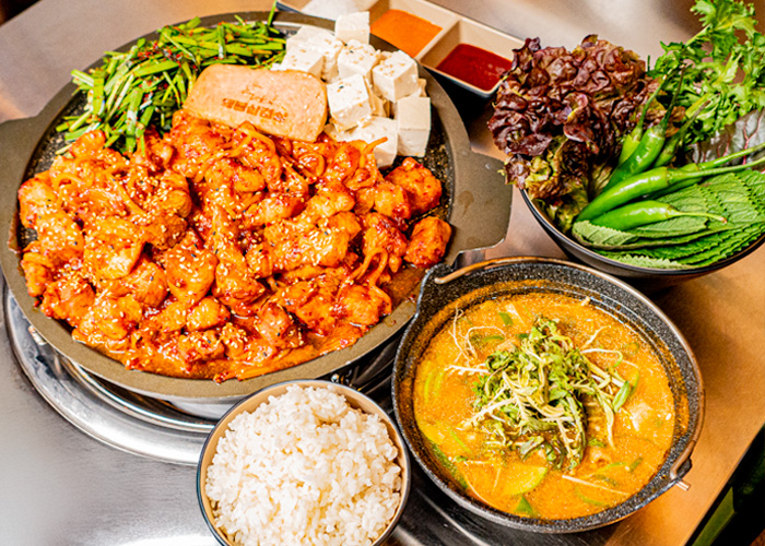 돼봉삼겹살 신논현점