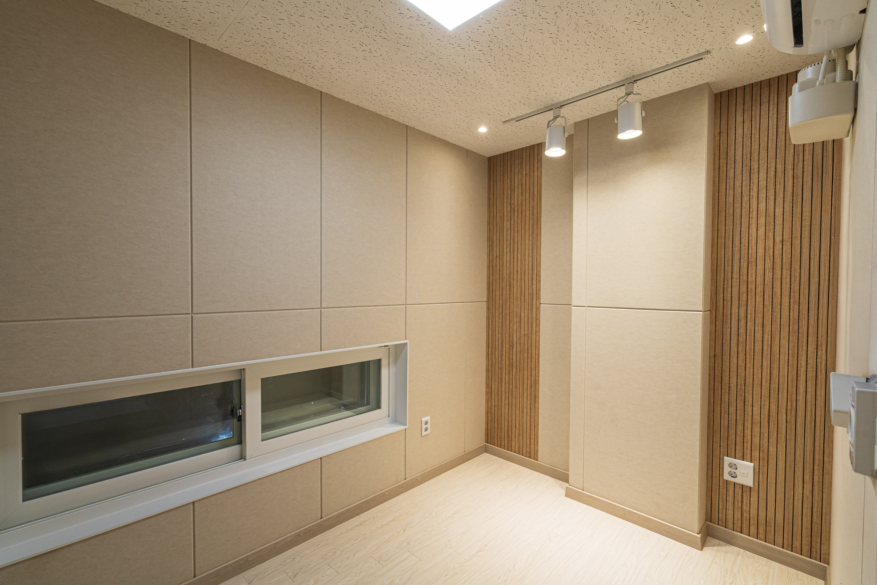 1번째 스튜디오 사진