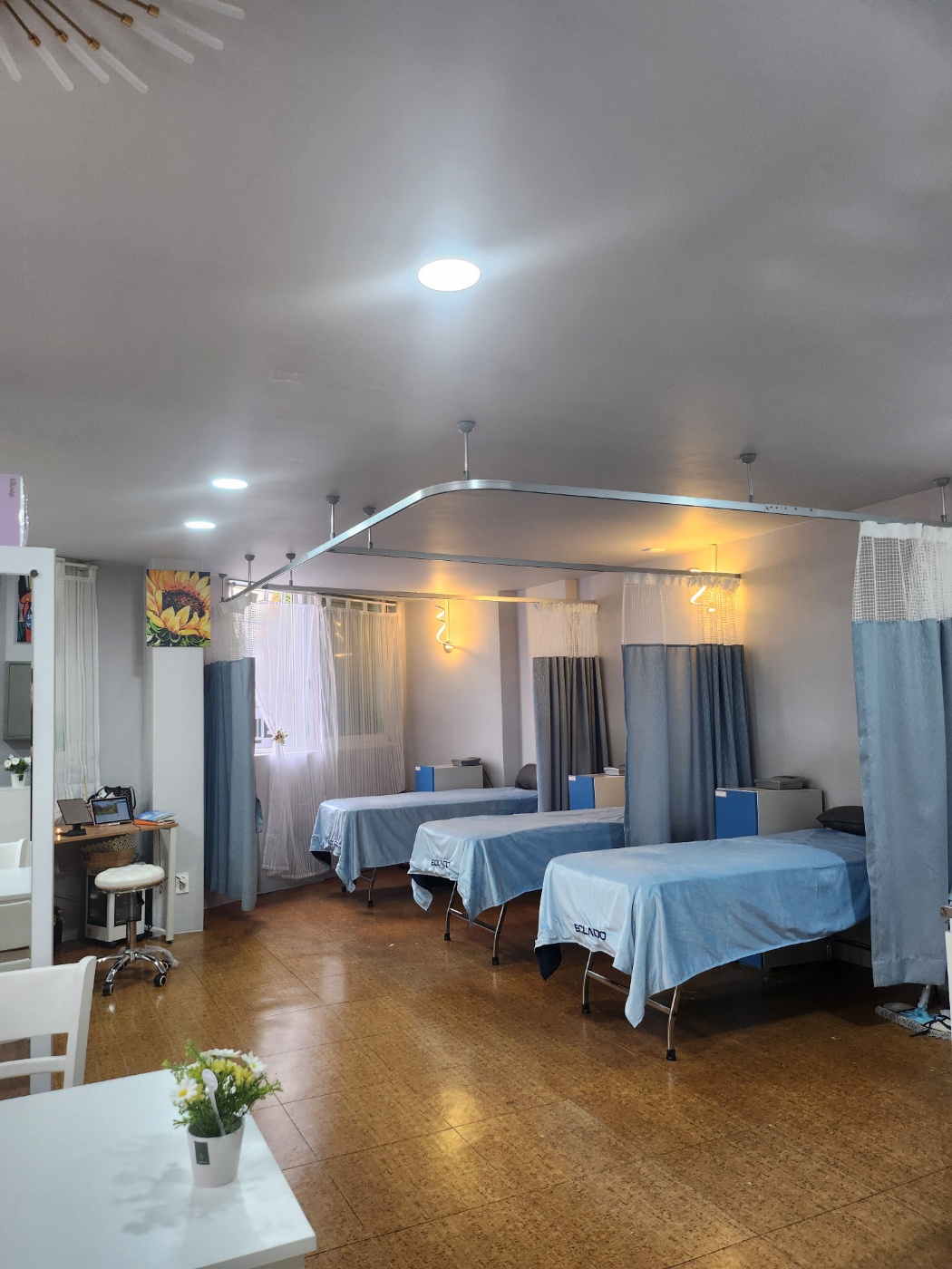 끌림&윤경 대표 이미지