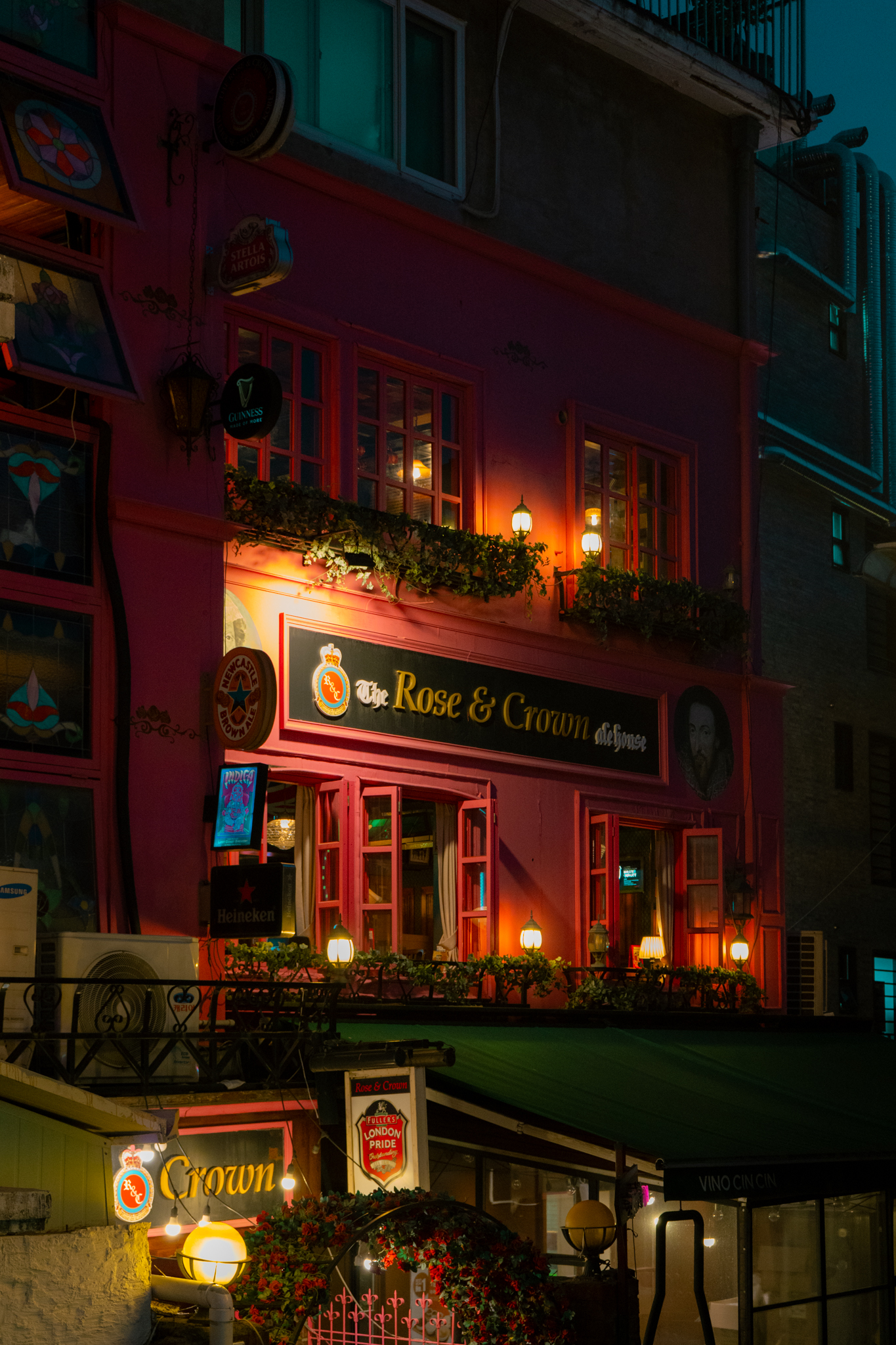 로즈앤크라운 대표 이미지