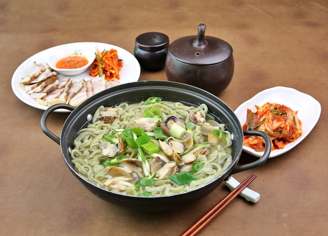 뽕이네 뽕잎 손칼국수