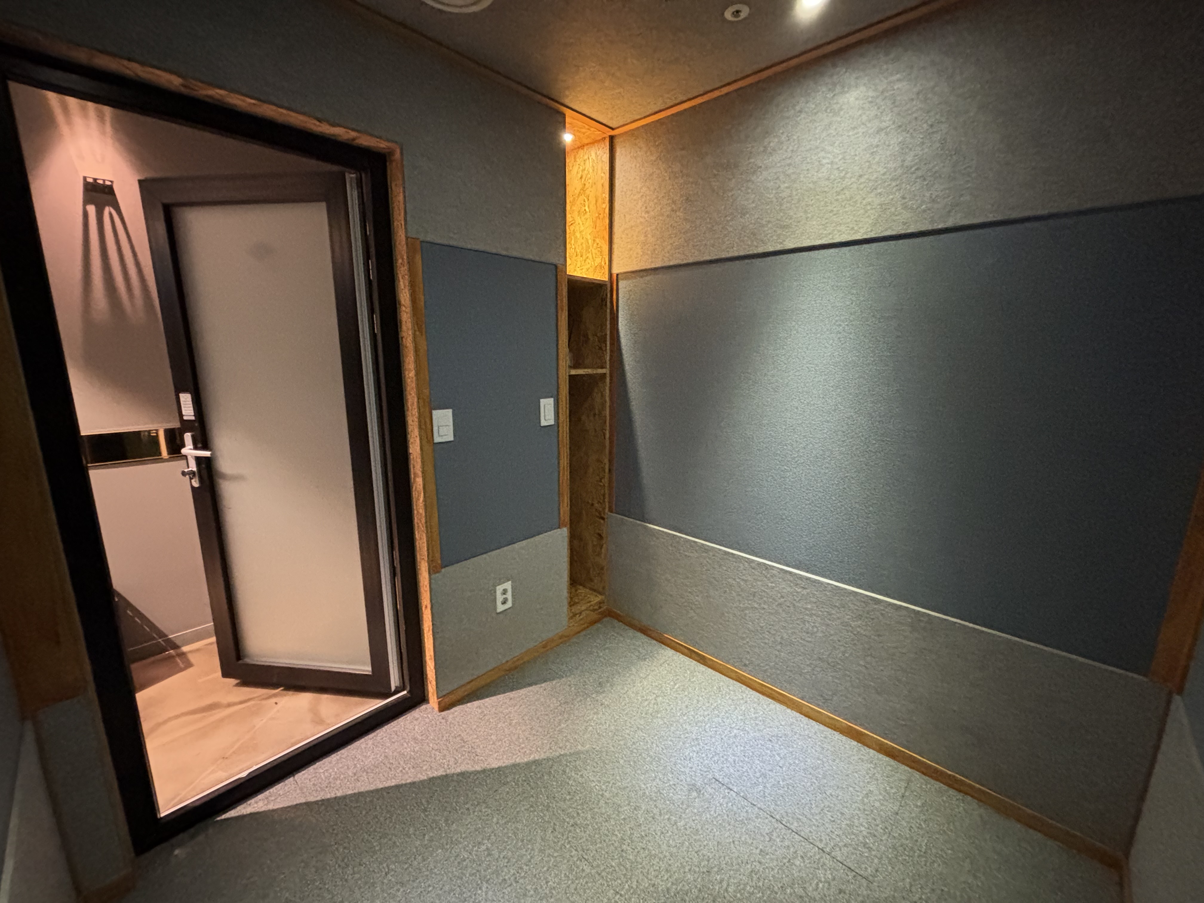 4번째 스튜디오 사진