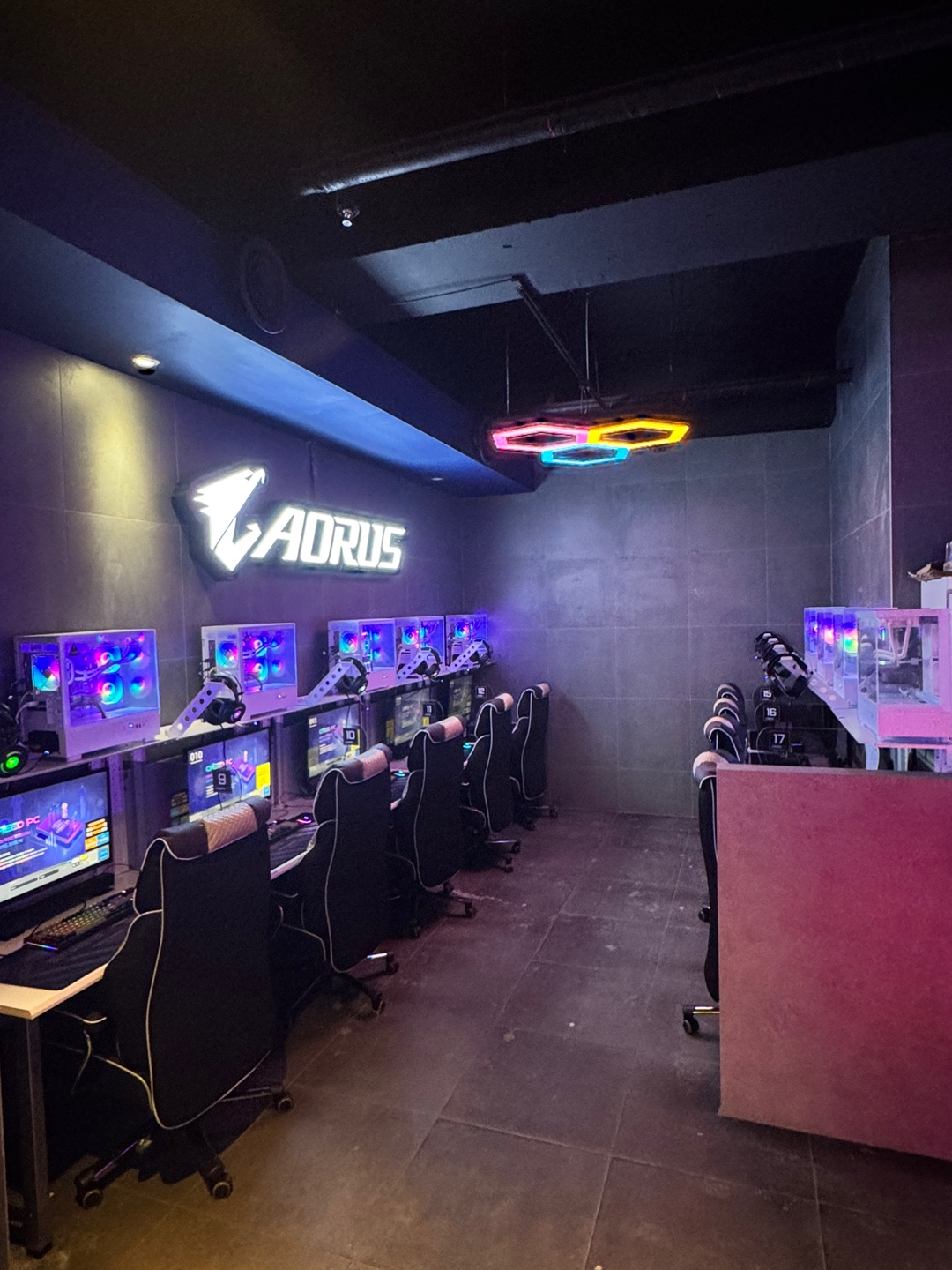 크리드PC방 광교점
