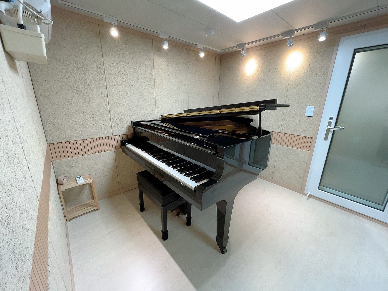 4번째 스튜디오 사진