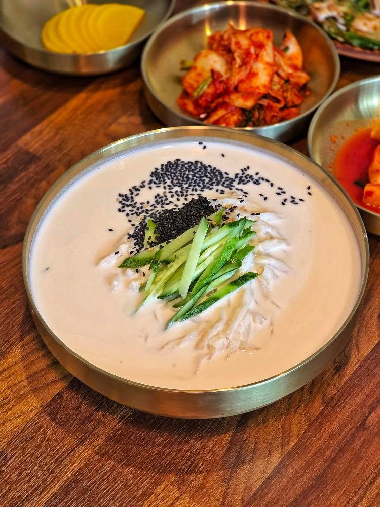 담온칼국수 대표 이미지